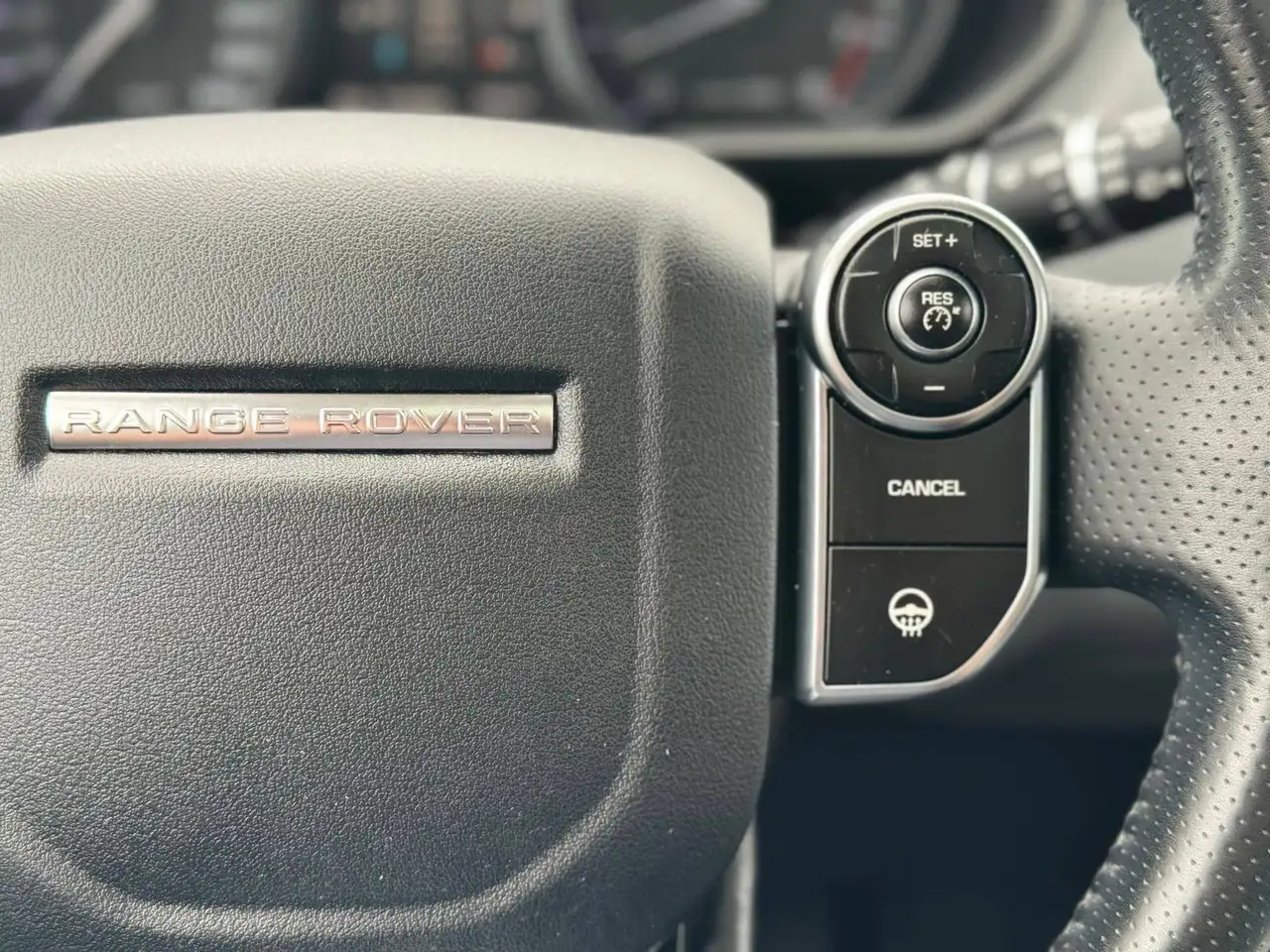 Land Rover Range Rover Sport снимка Land Rover Range Rover Sport