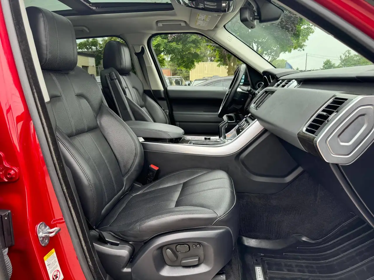 Land Rover Range Rover Sport снимка Land Rover Range Rover Sport