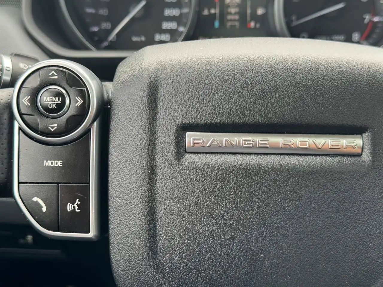 Land Rover Range Rover Sport снимка Land Rover Range Rover Sport