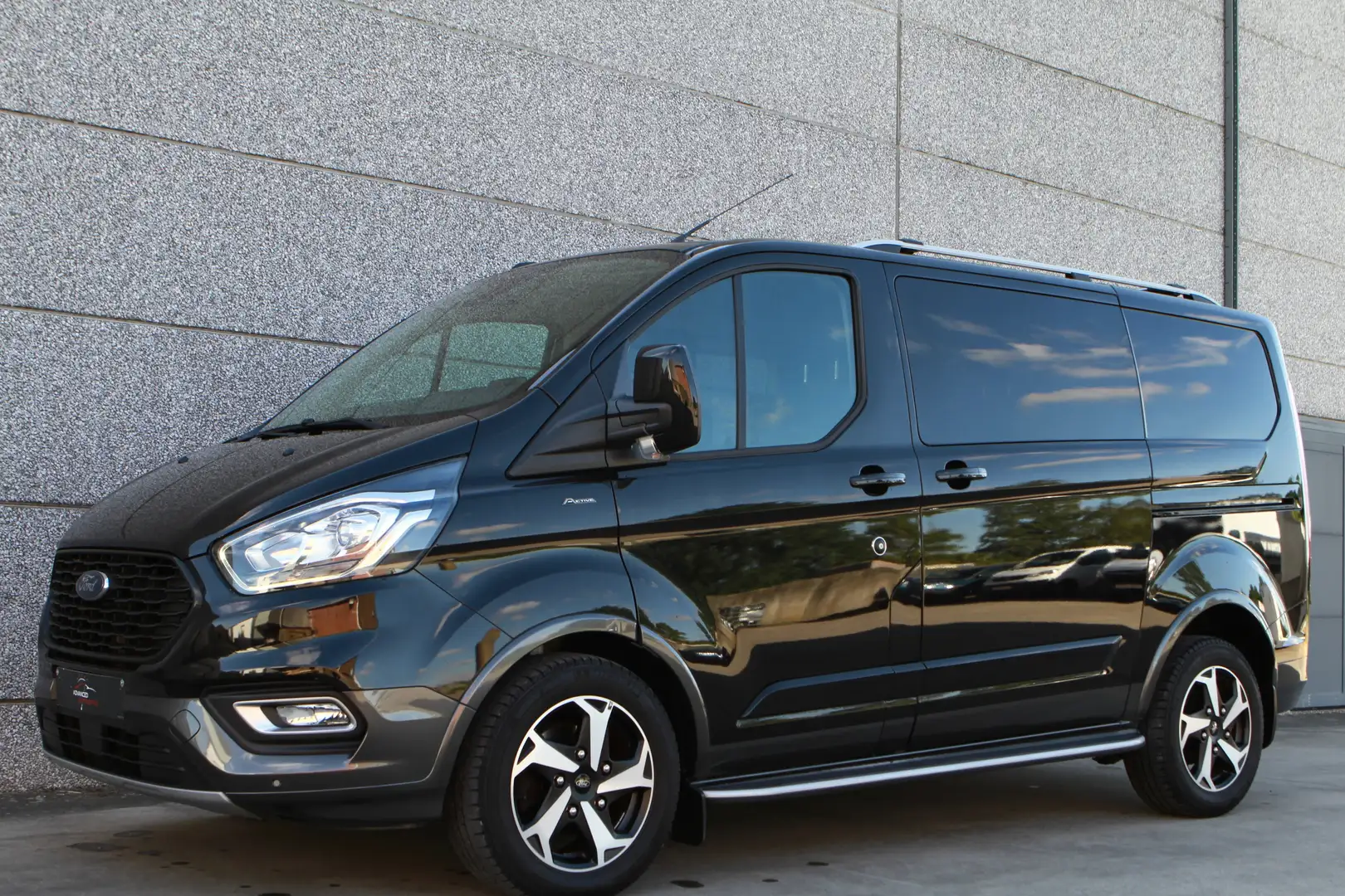 Ford Transit Custom L1 Active 5 zitplaatsen Noir - 2
