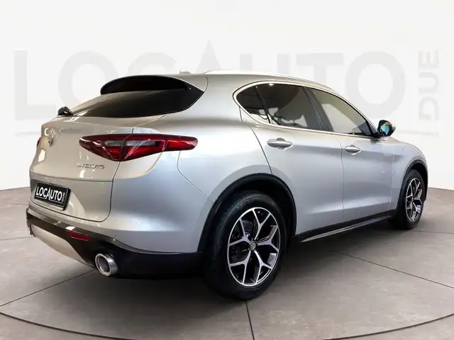 Alfa Romeo Stelvio view 29