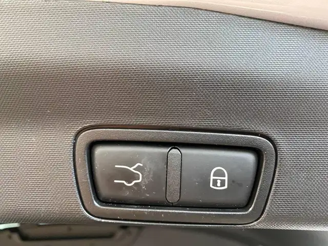 Alfa Romeo Stelvio view 14