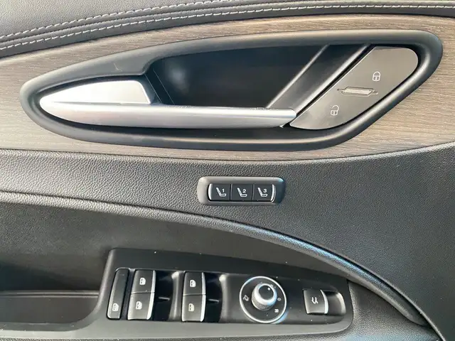 Alfa Romeo Stelvio view 18