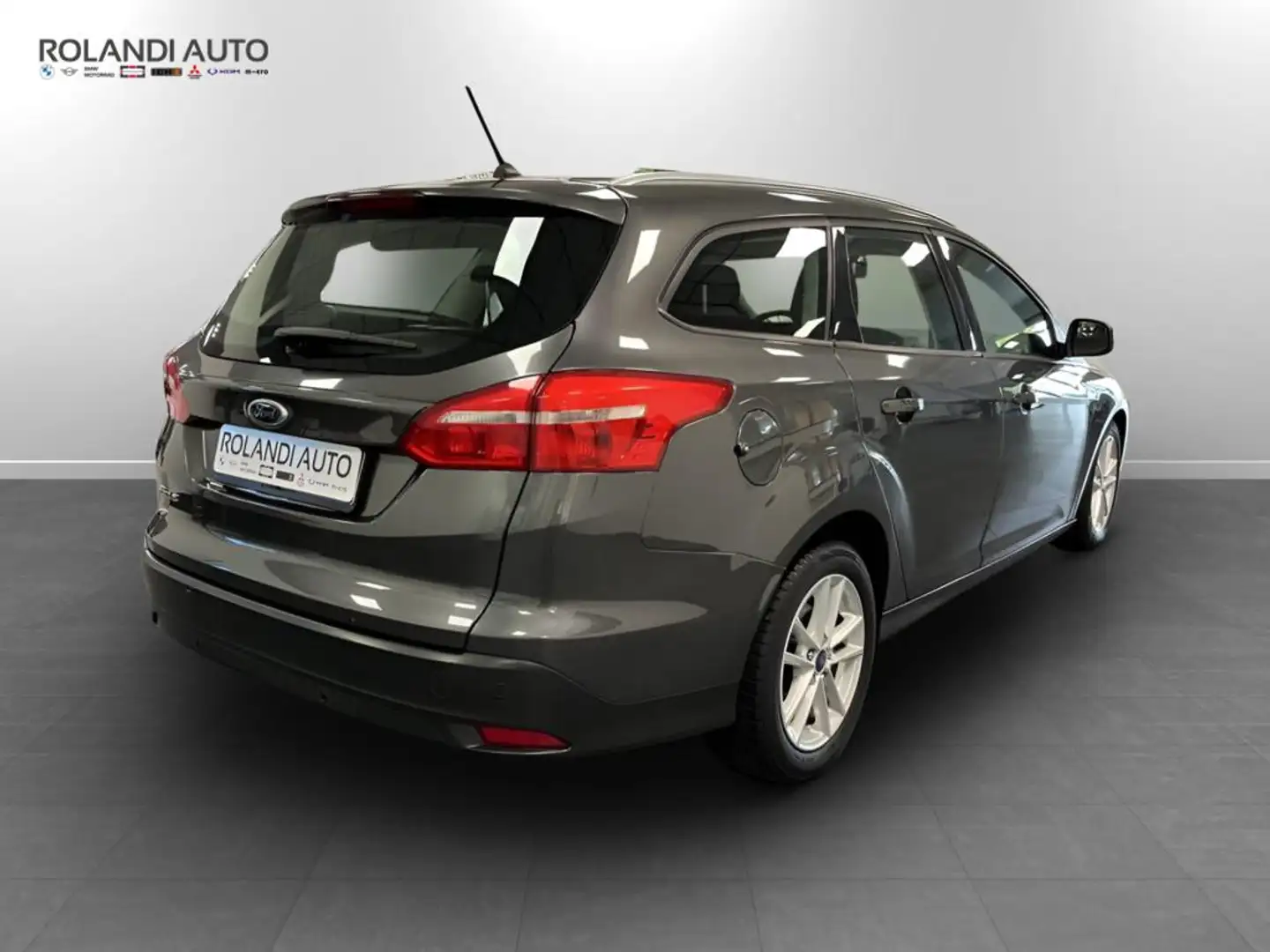 Ford Focus SW 1.5 tdci Business s&s 120cv powershift Grigio - 2