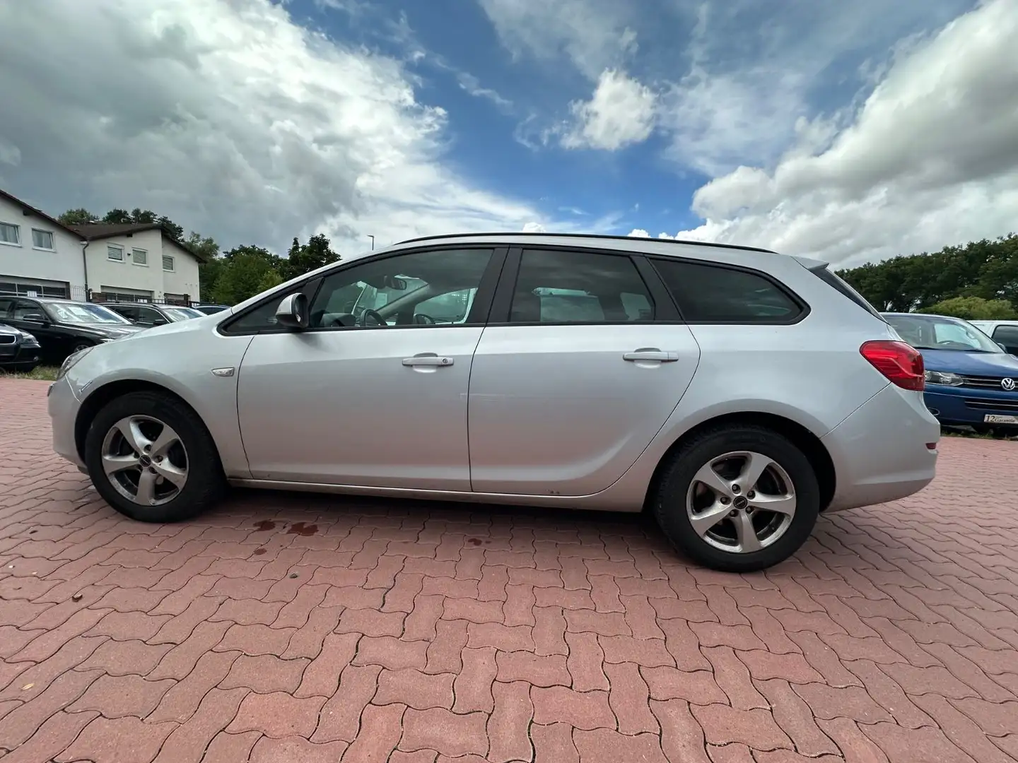 Opel Astra 1.7 Design Edition*KLIMA*TEMPOMAT*NAVI*AHK Silber - 2