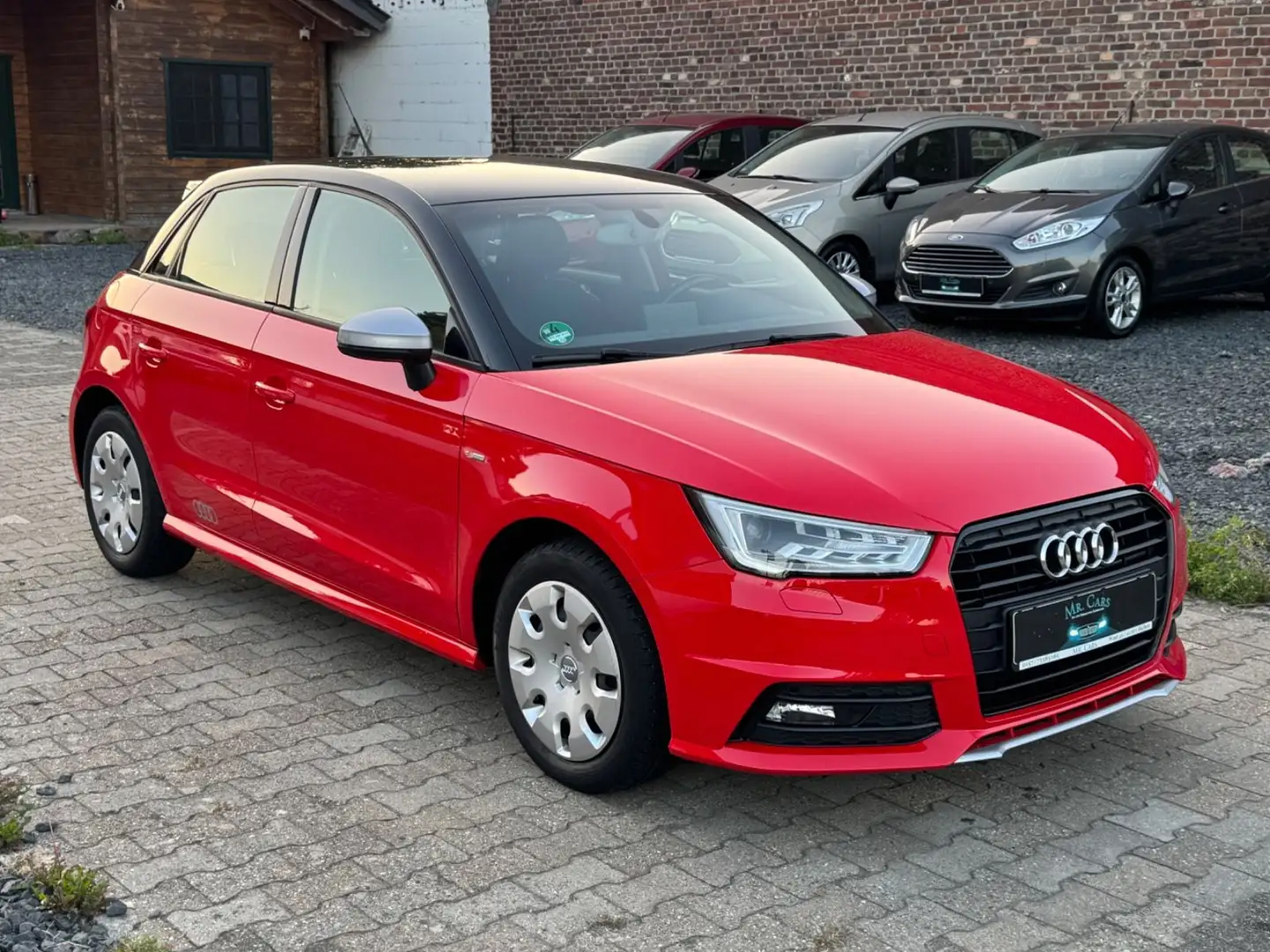 Audi A1 Sportback S-line,Navi,Xenon Rot - 2
