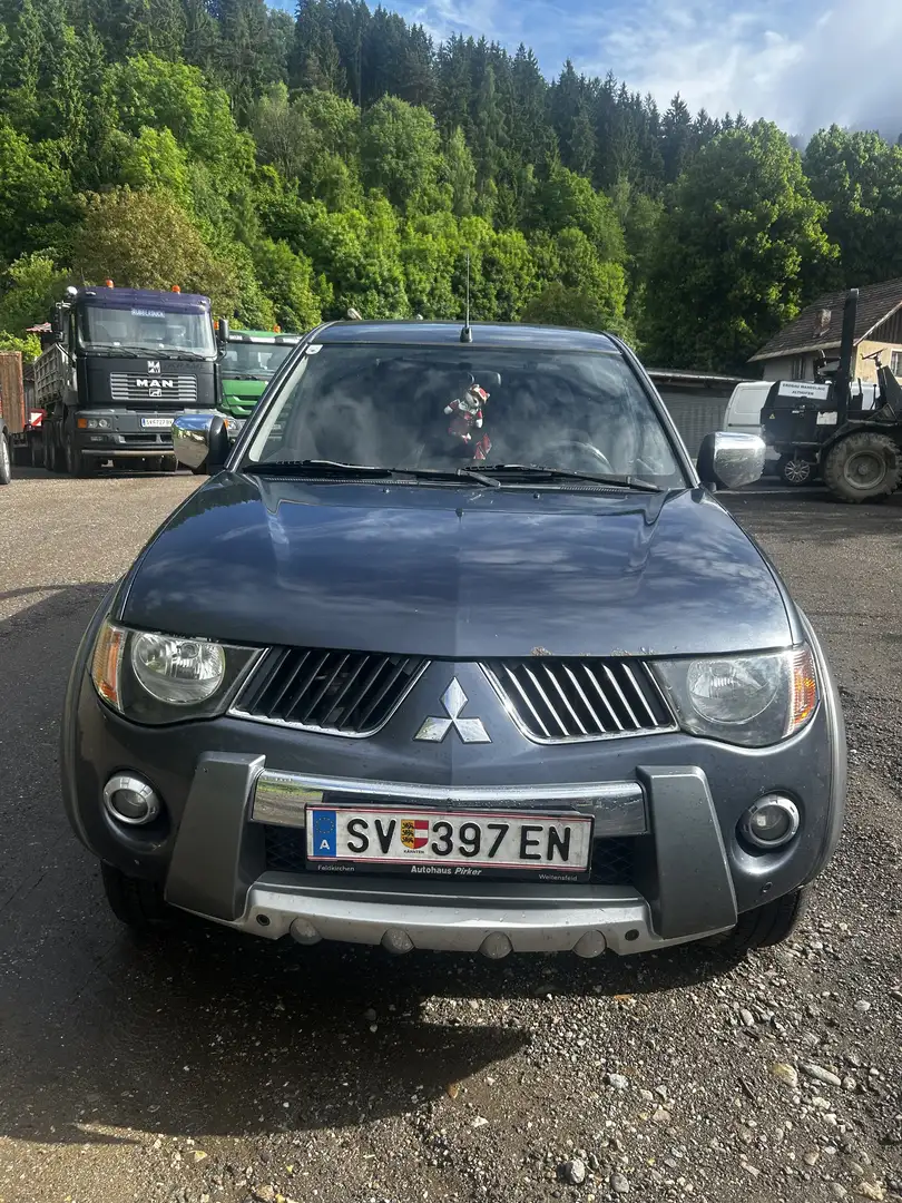 Mitsubishi L200 - 1