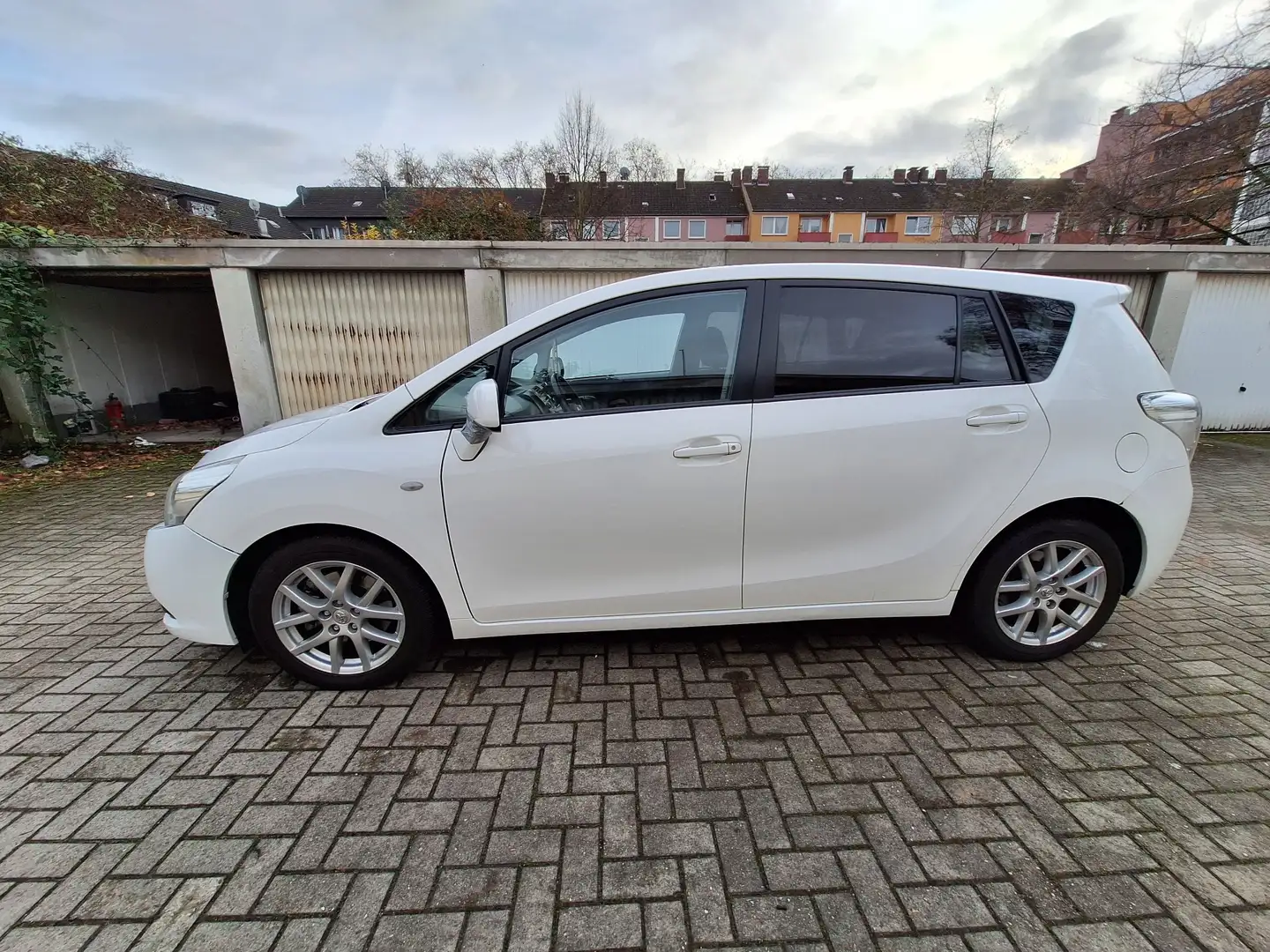 Toyota Corolla Verso 2.2 D-CAT DPF Executive - 2