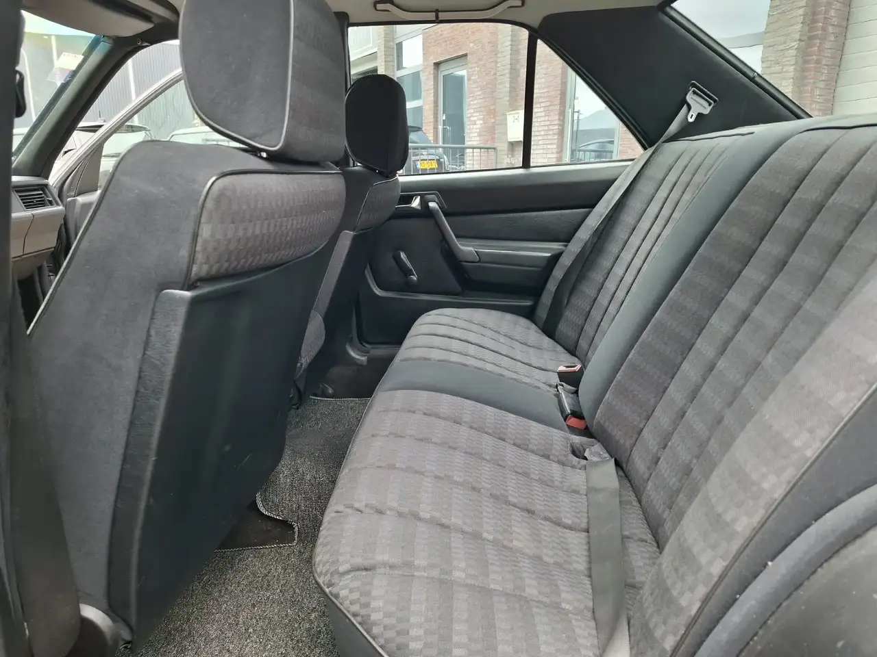 Mercedes-Benz 190 1.8 E Basic | Elektrische ramen | 5-bak | CV, foto 5