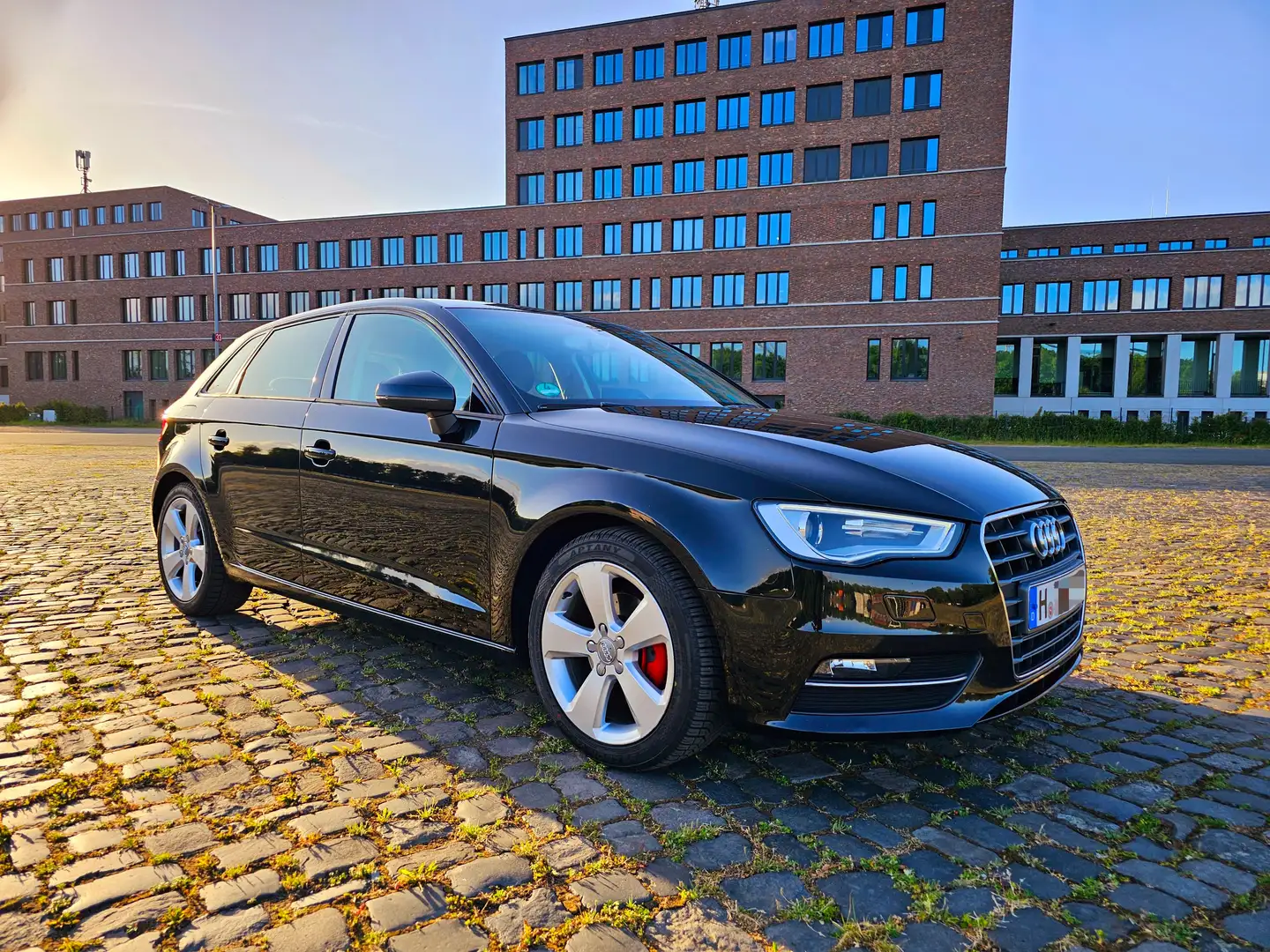 Audi A3 TÜV NEU| HU/AU NEU| ÖL NEU |2.0TDI Sportback Schwarz - 1