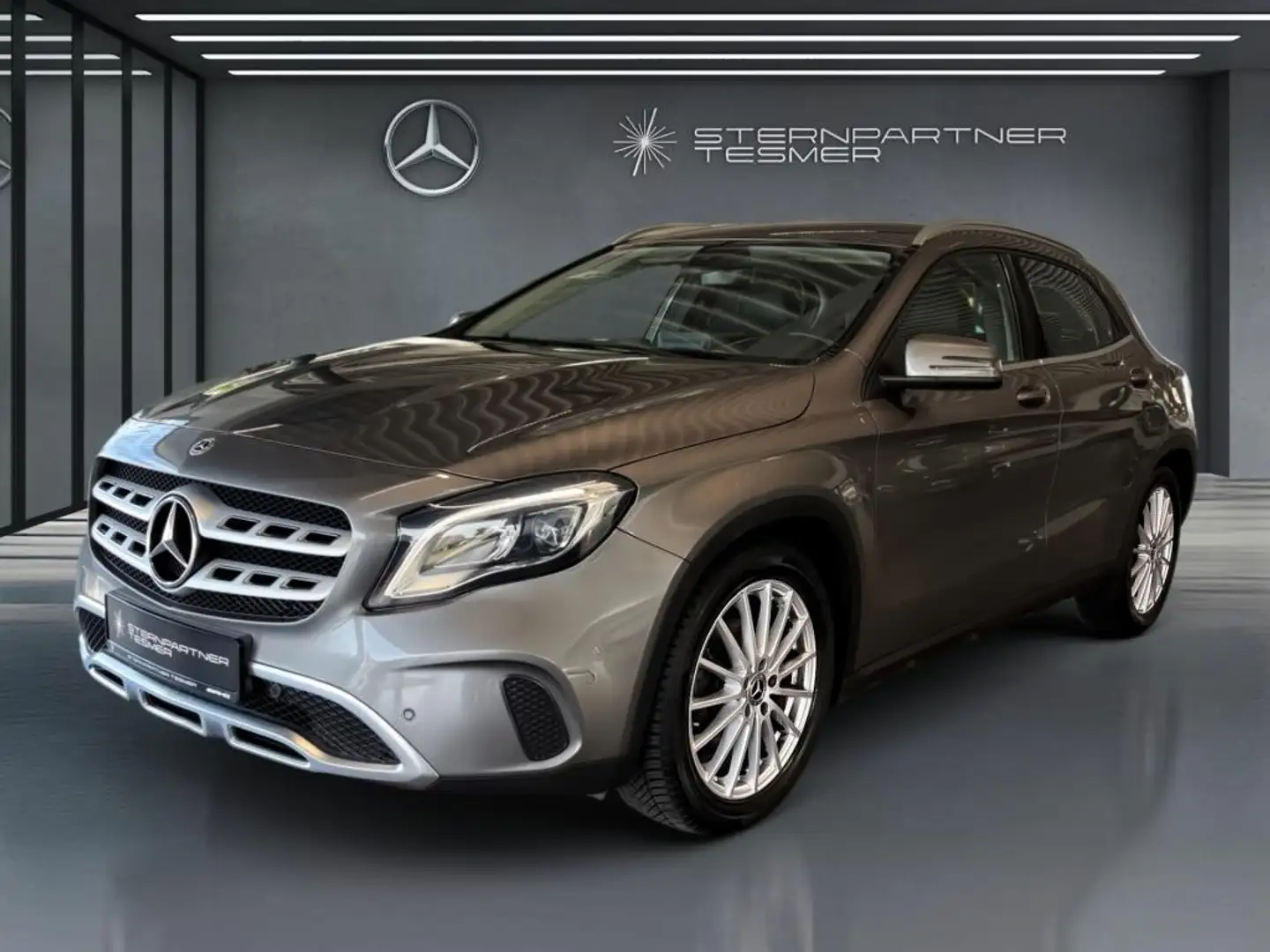 Mercedes-Benz GLA 180 Urban - Kamera - LED - Sitzheizung Grau - 2