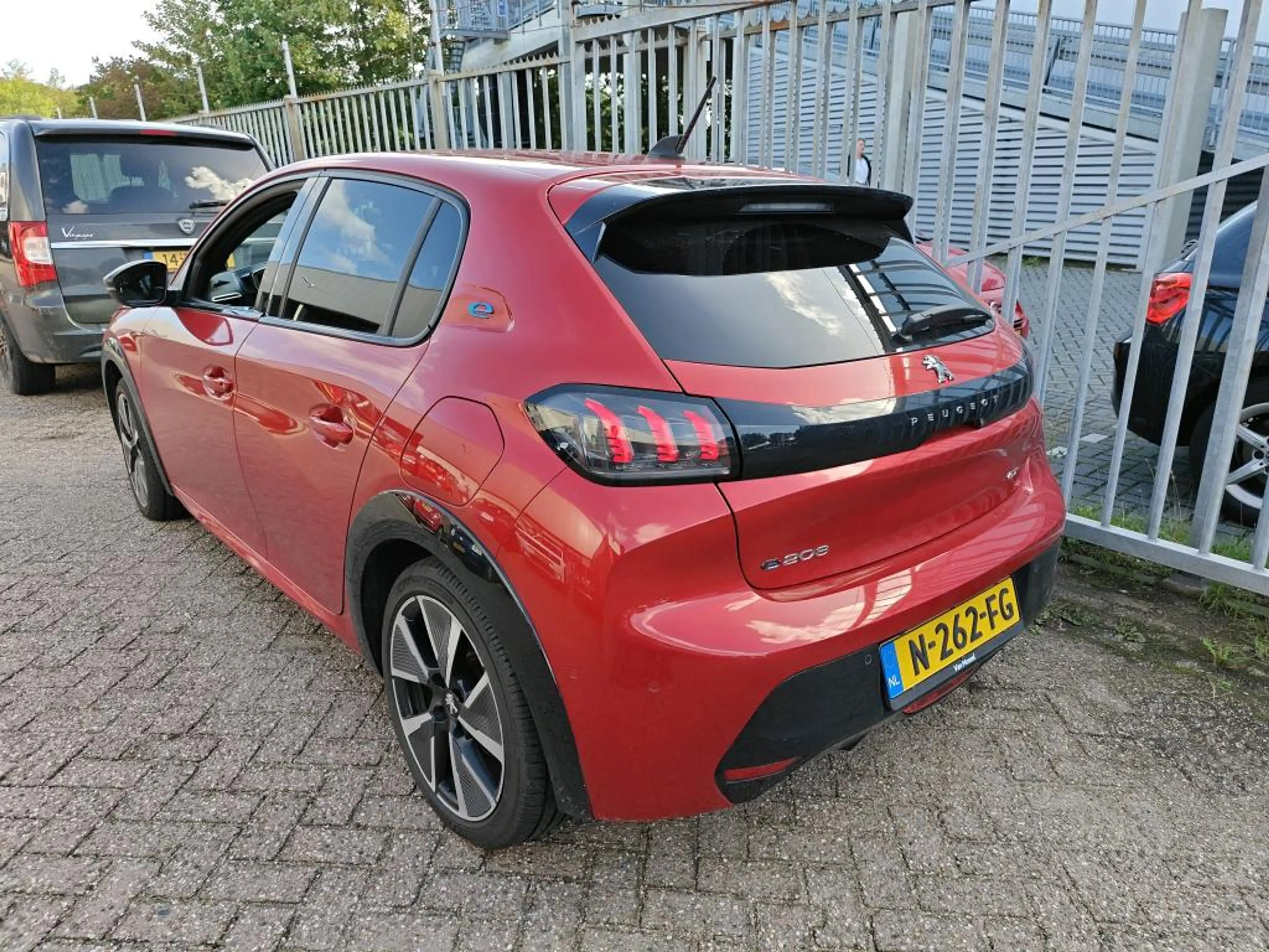 Peugeot e-208 EV GT 350 50 kWh | Fase 3 laden | Navigatie | Came — photo 3