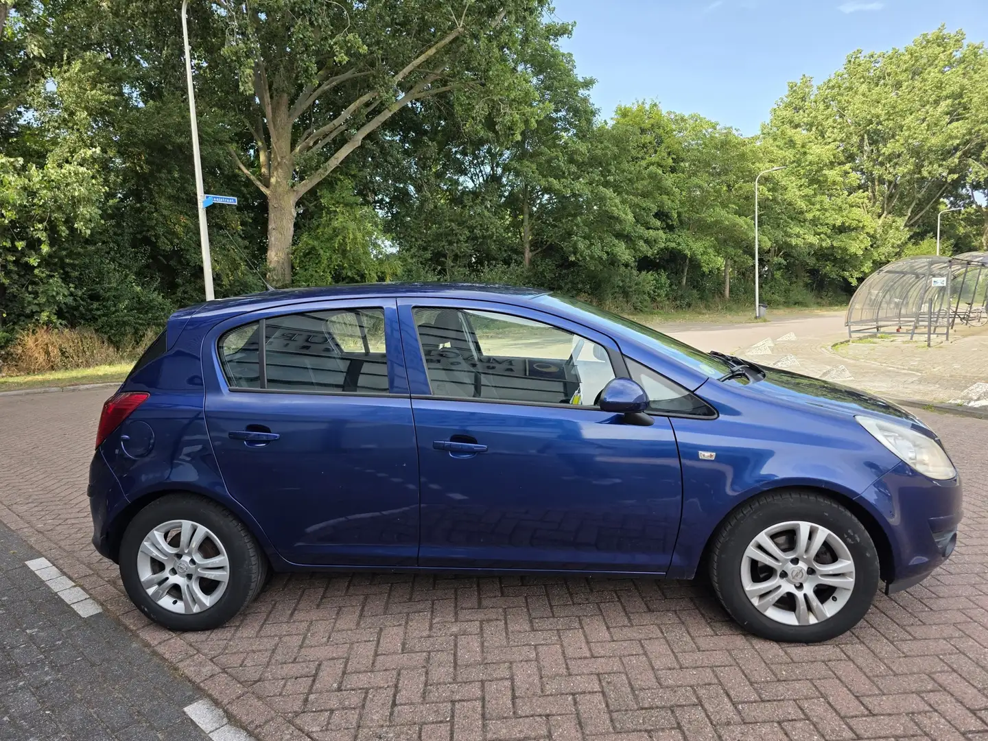 Opel Corsa 1.2-16V Edition NEW APK Airco 5 DR Blauw - 2