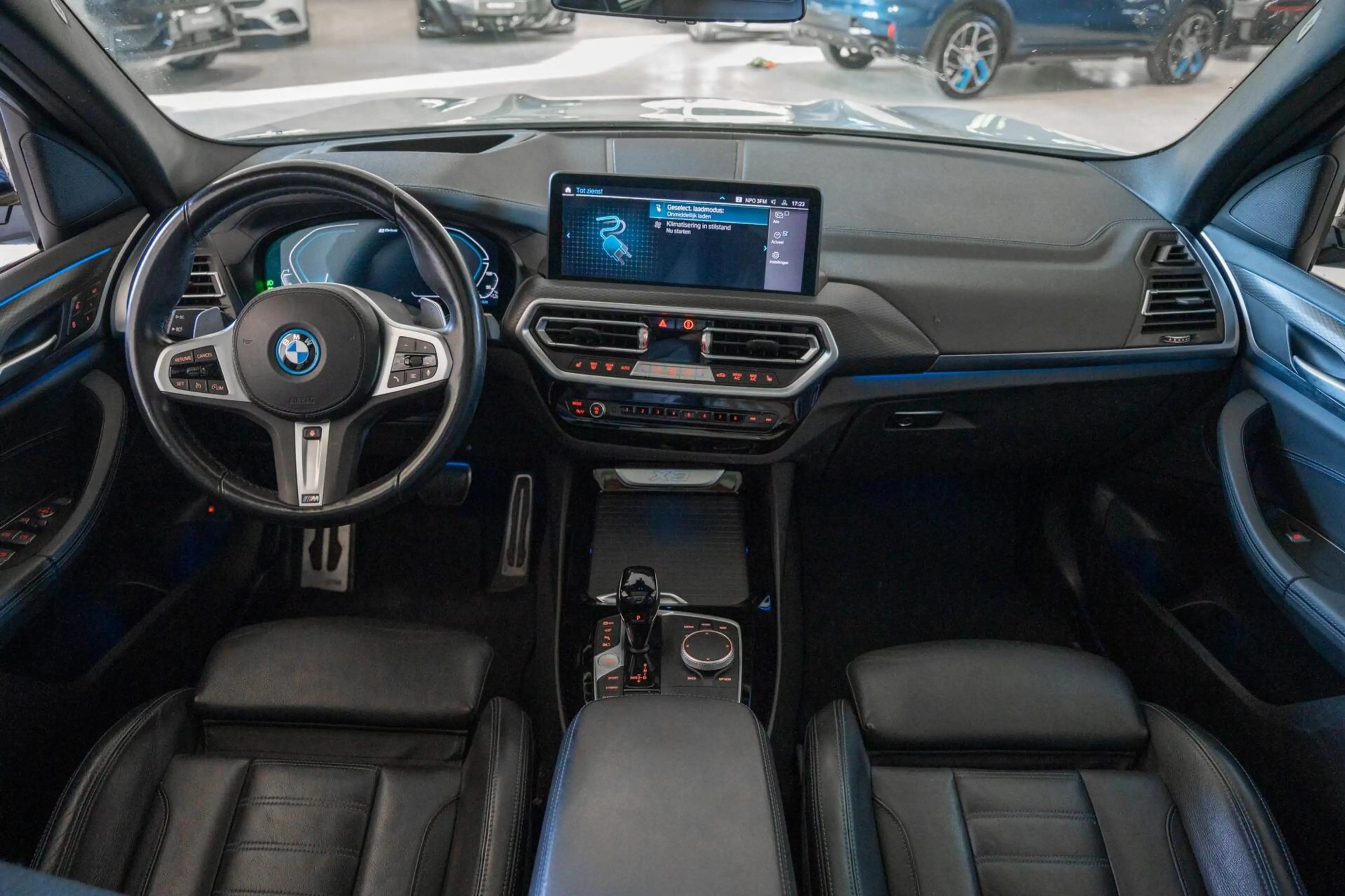 BMW X3 xDrive30e High Executive / M Sport Pro / Pano / HU — photo 20