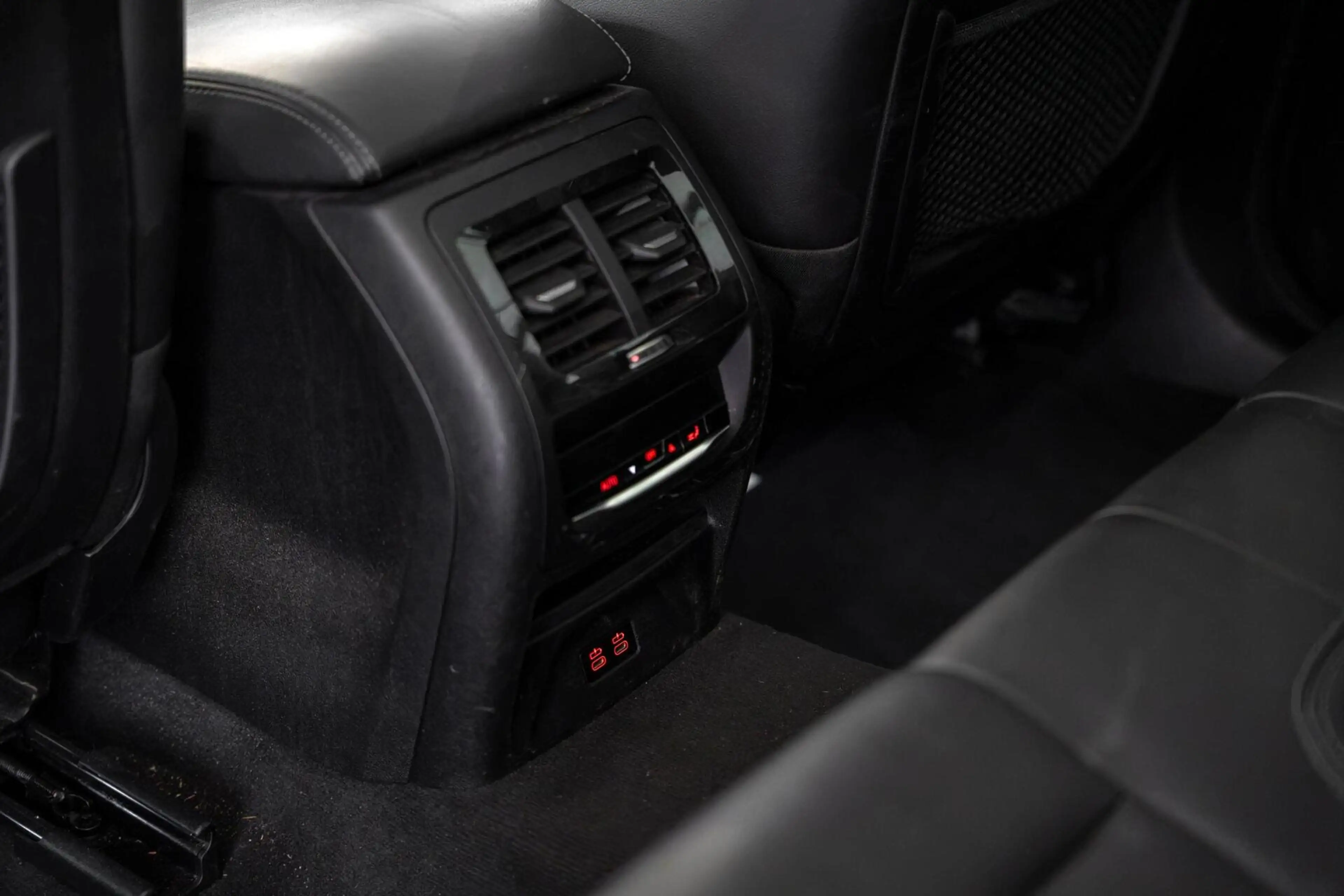 BMW X3 xDrive30e High Executive / M Sport Pro / Pano / HU — photo 47