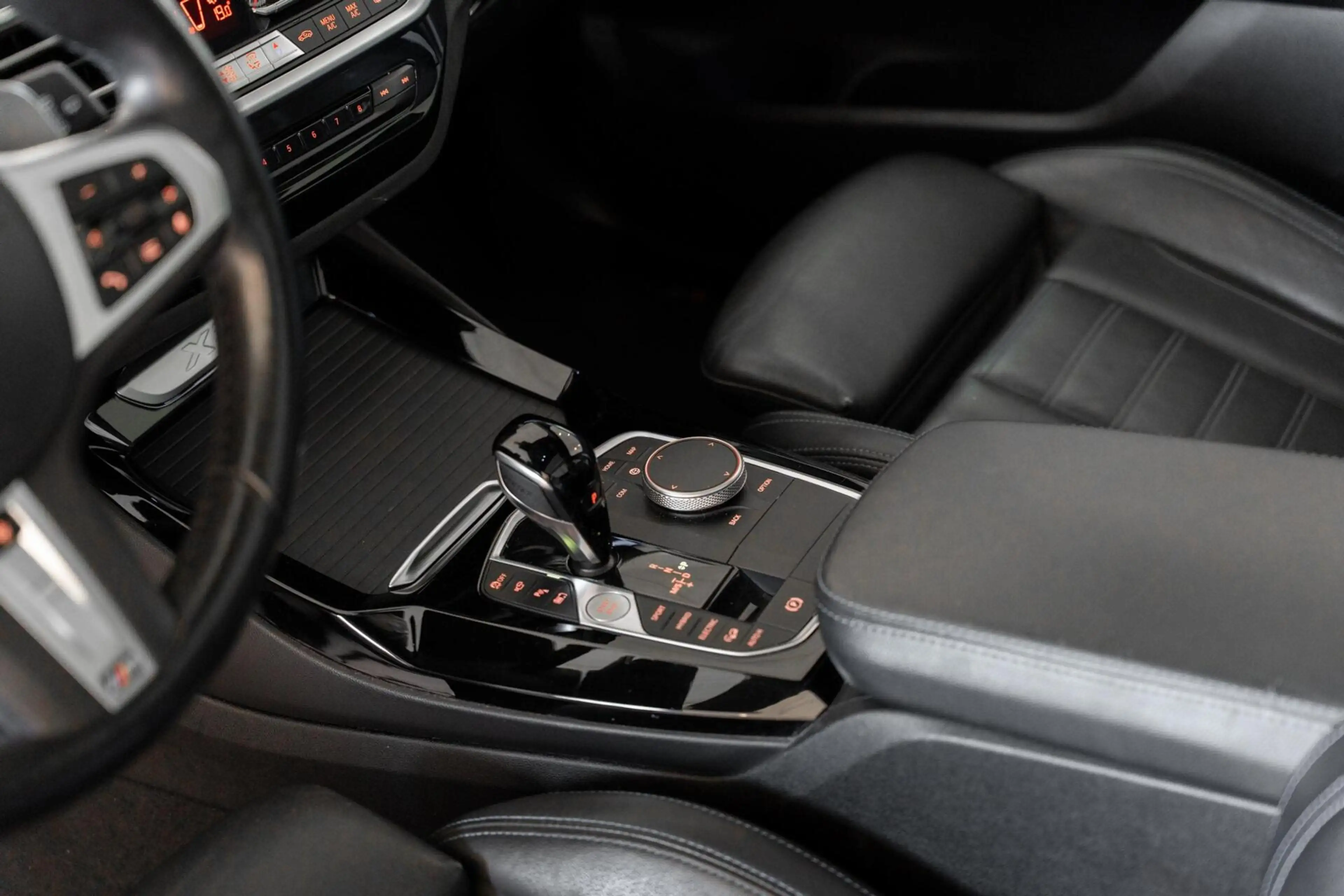 BMW X3 xDrive30e High Executive / M Sport Pro / Pano / HU — photo 38
