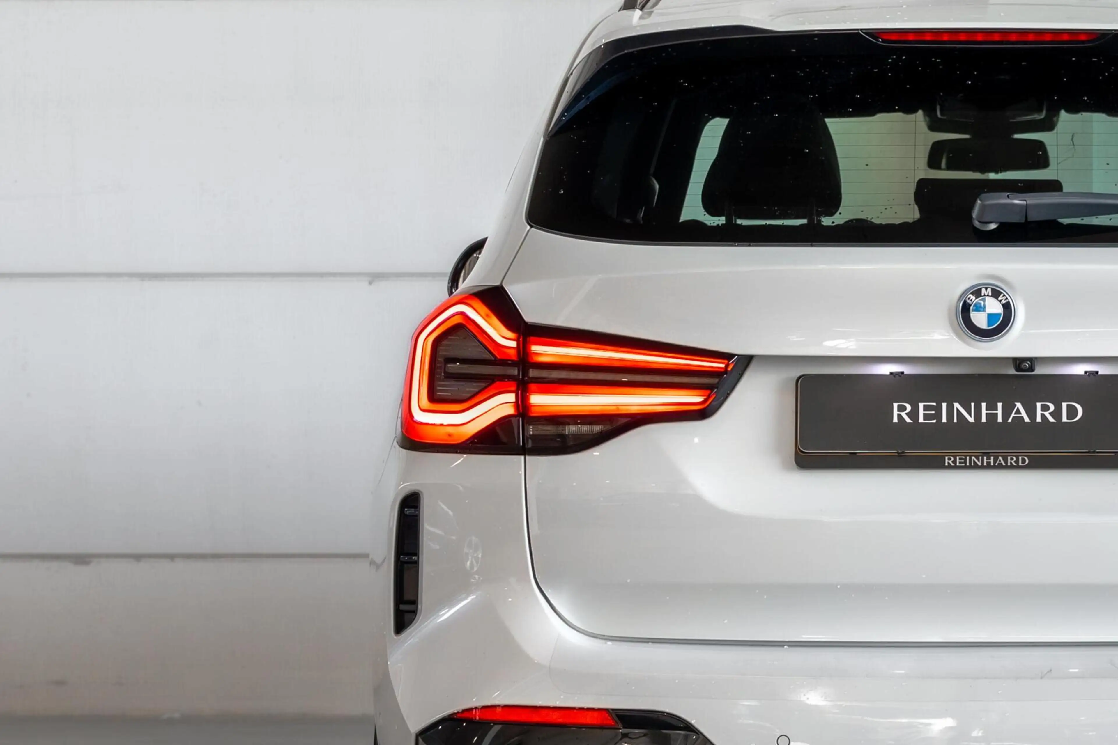 BMW X3 xDrive30e High Executive / M Sport Pro / Pano / HU — photo 9