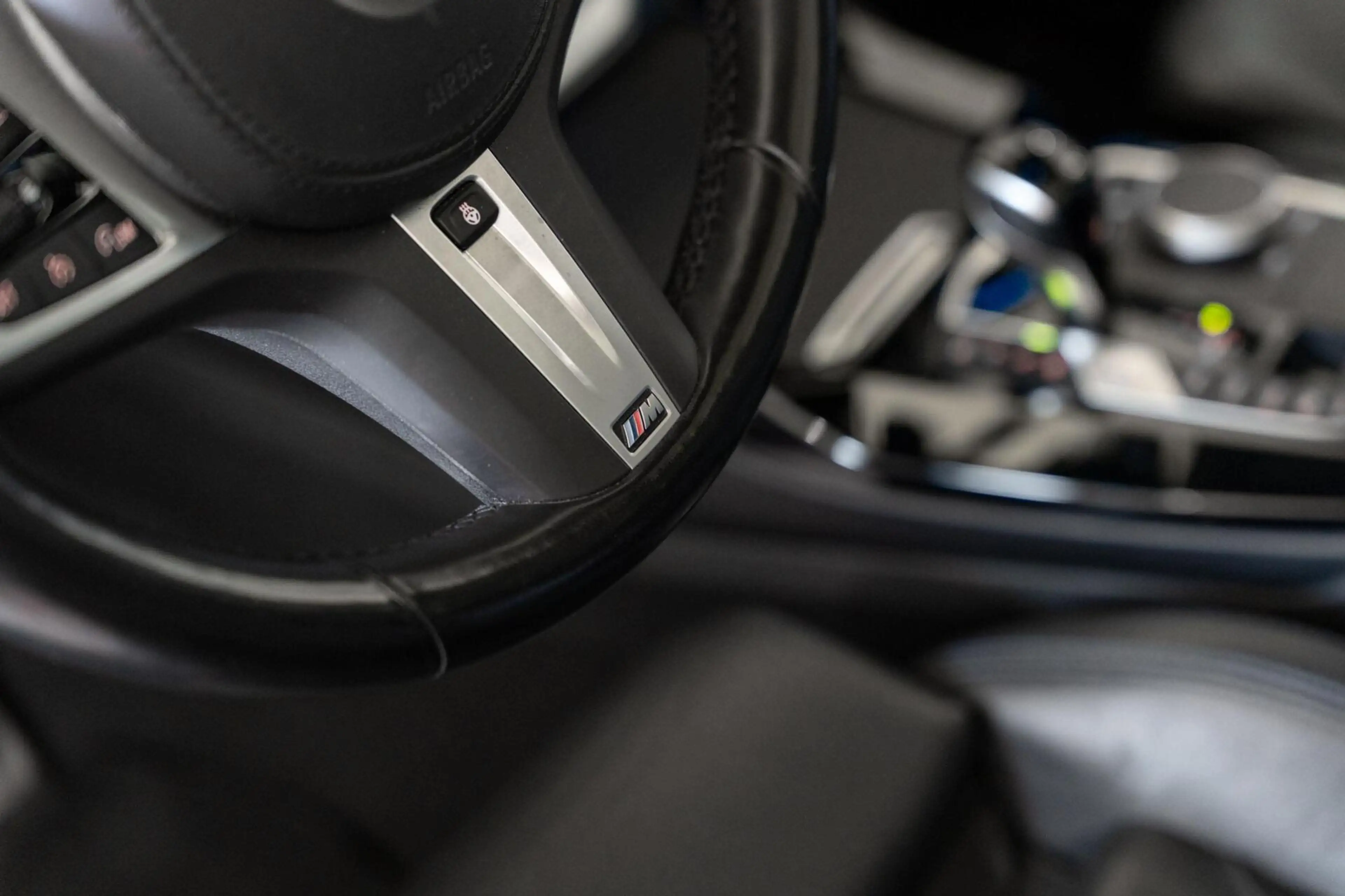 BMW X3 xDrive30e High Executive / M Sport Pro / Pano / HU — photo 39