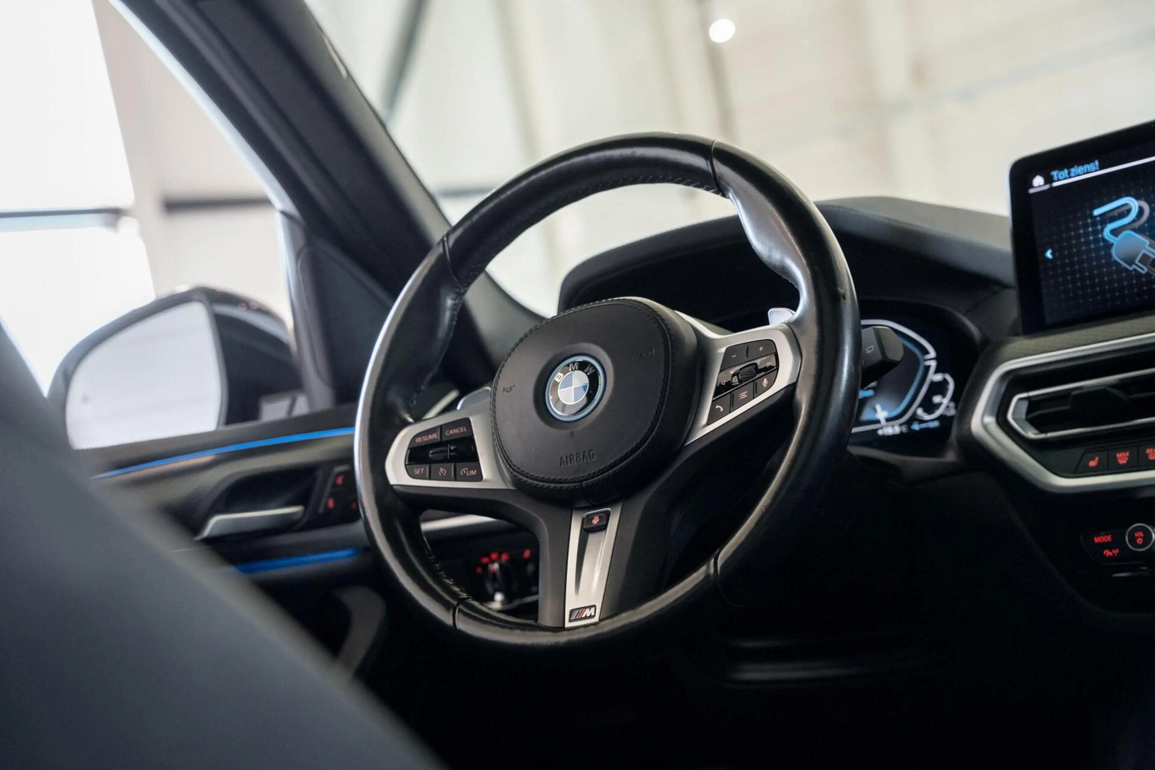 BMW X3 xDrive30e High Executive / M Sport Pro / Pano / HU — photo 21