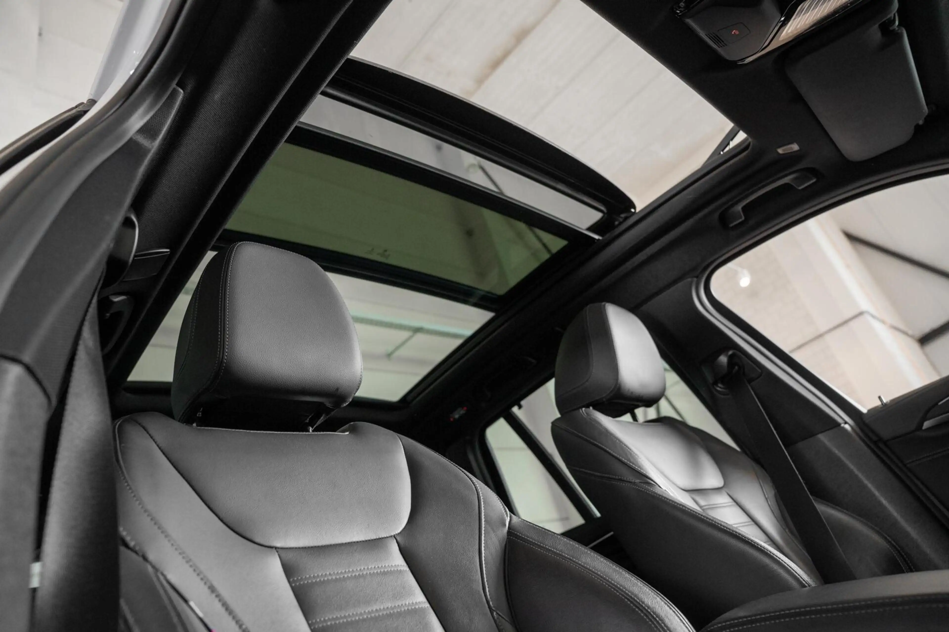 BMW X3 xDrive30e High Executive / M Sport Pro / Pano / HU — photo 13