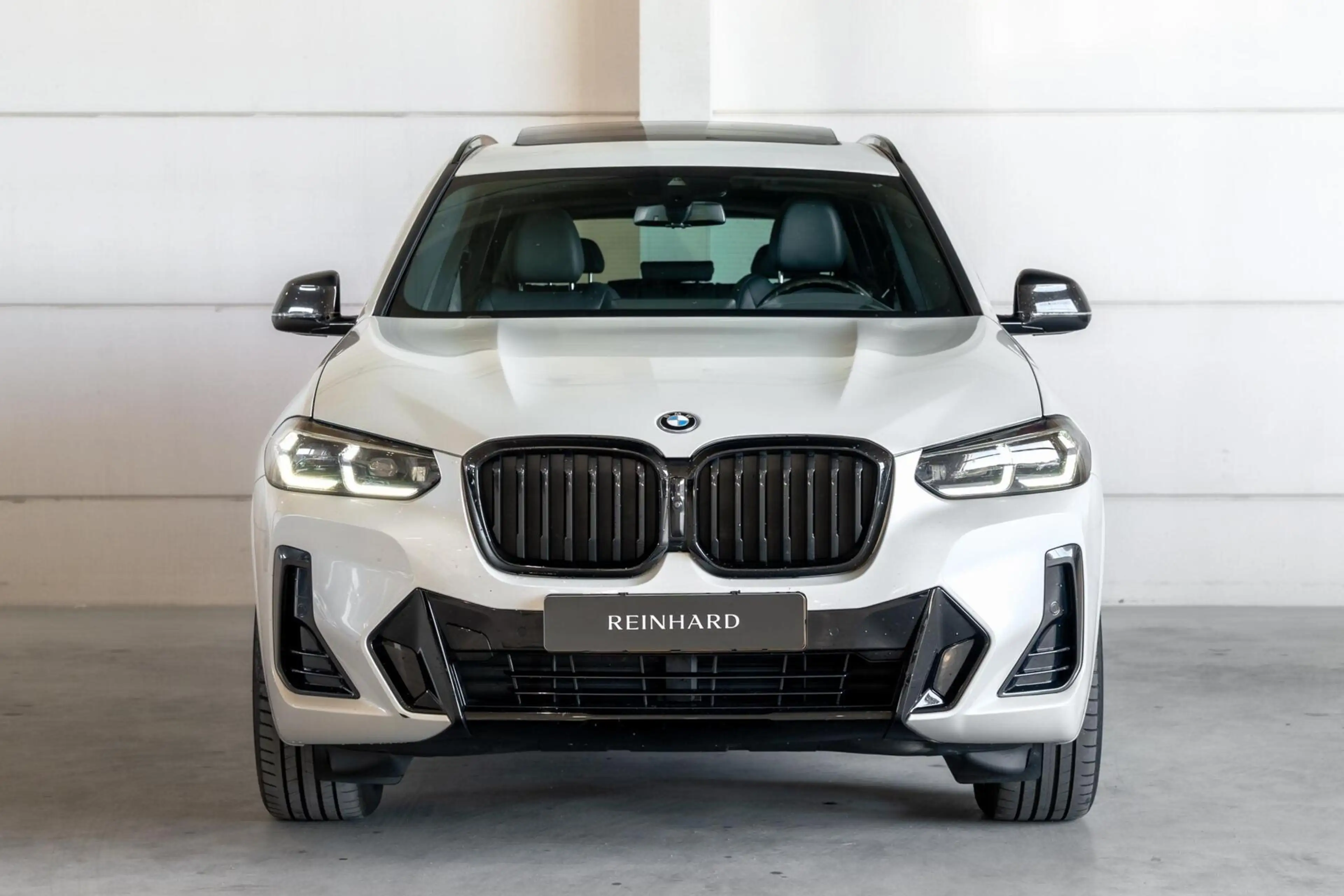 BMW X3 xDrive30e High Executive / M Sport Pro / Pano / HU — photo 3