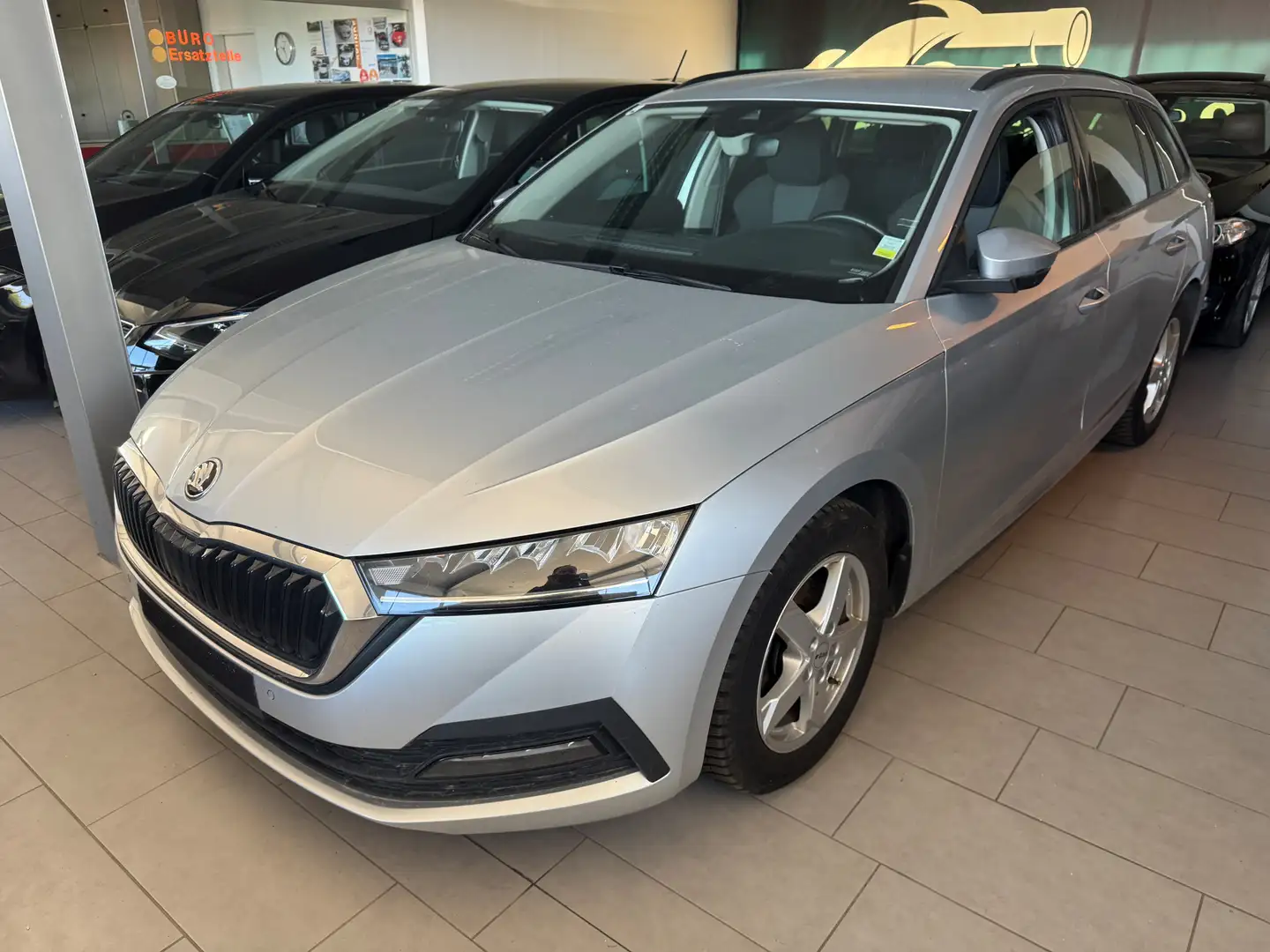 Skoda Octavia Combi 2,0 TDI Style DSG Silber - 1