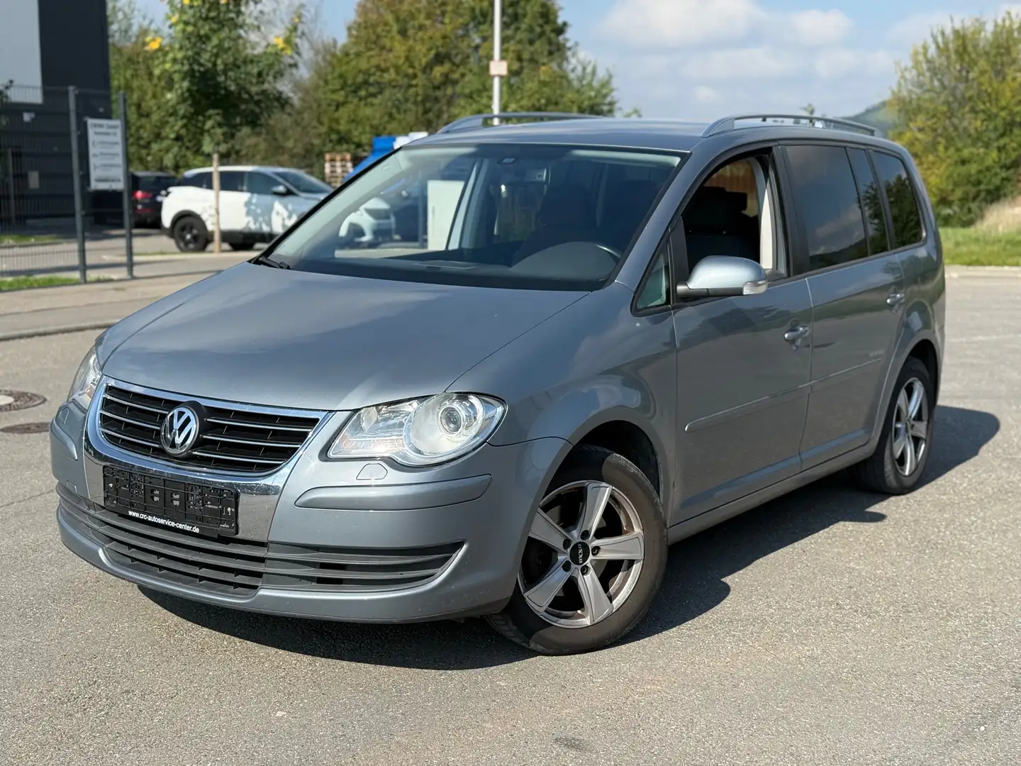 Volkswagen Touran 1.4 TSI United 7 Sitzer | Xenon | TÜV 10/2027 Grau - 2