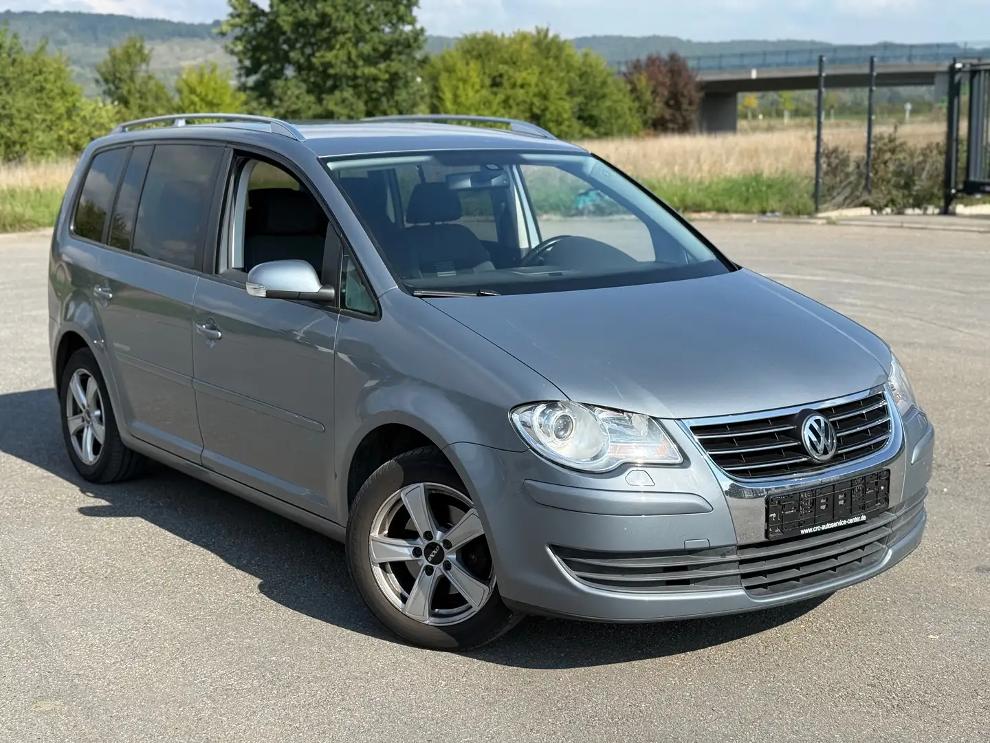 Volkswagen Touran 1.4 TSI United 7 Sitzer | Xenon | TÜV 10/2027 Grau - 1