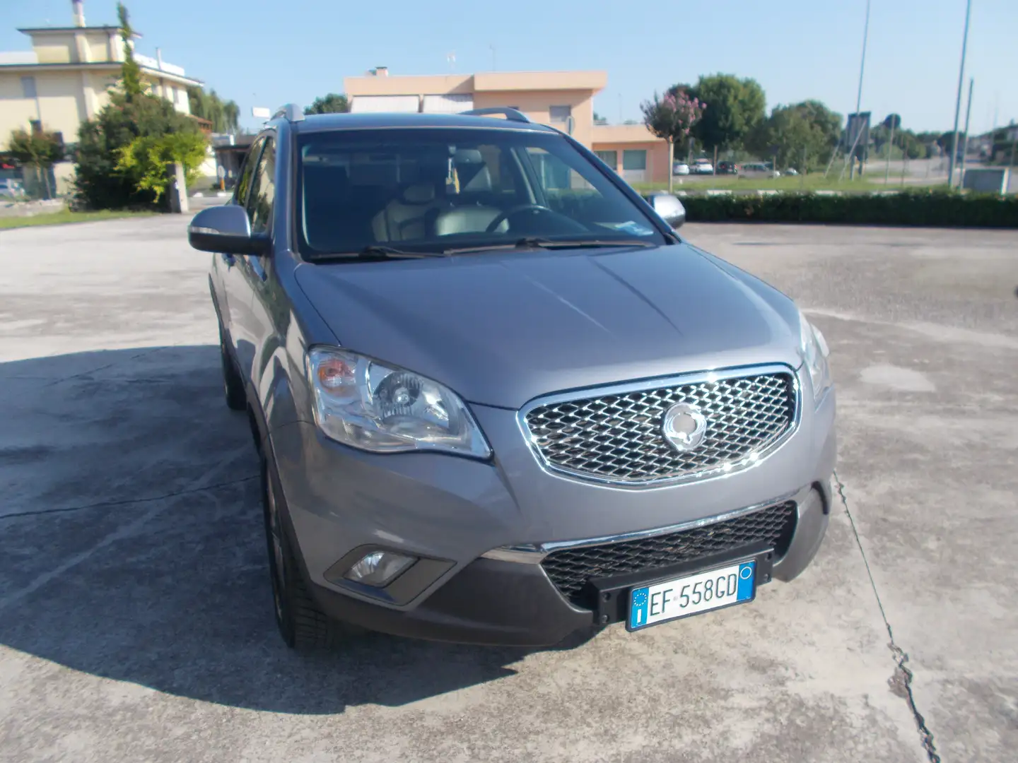 SsangYong Korando III 2.0 e-xdi C awd-4X4 siva - 1