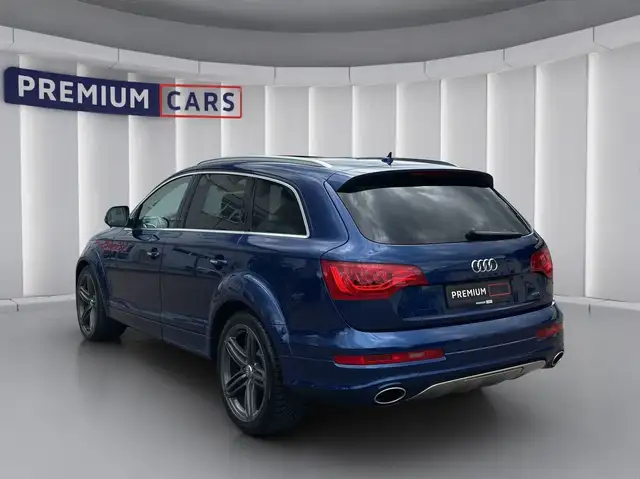 Audi Q7 view 3