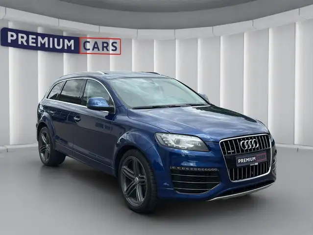Audi Q7 view 7