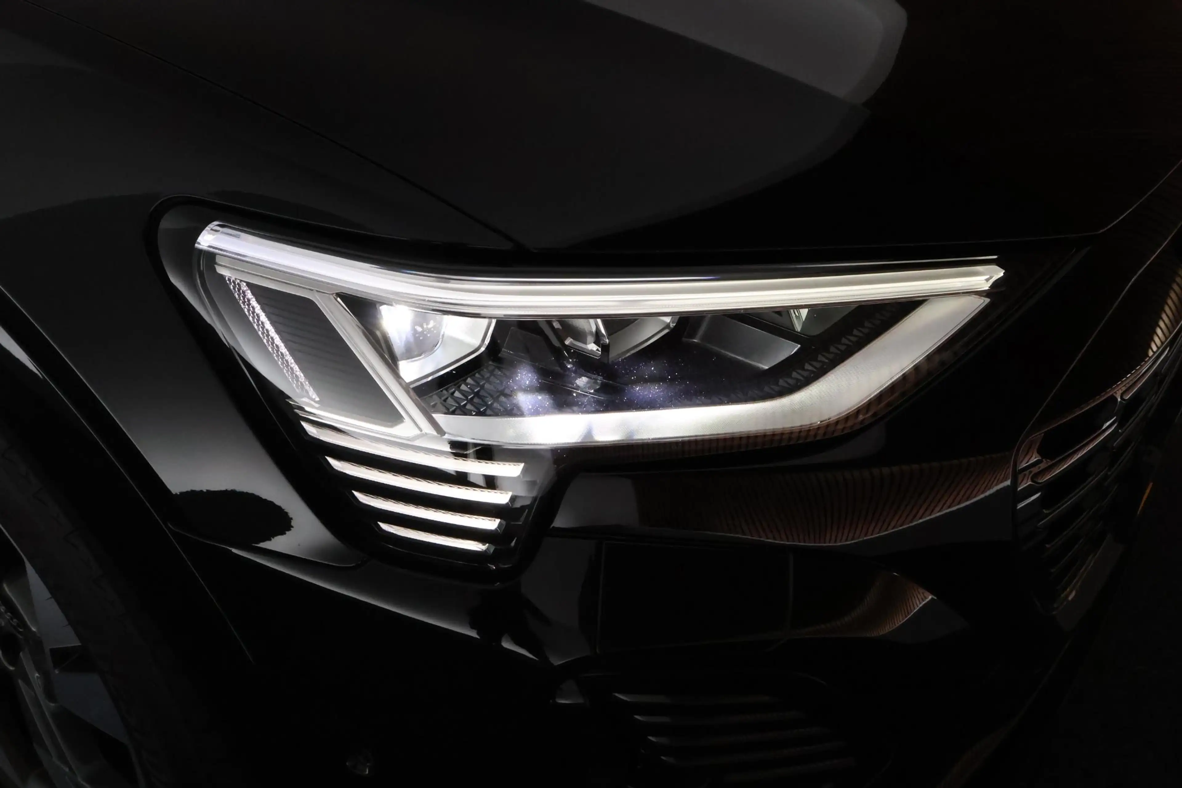 Audi Q8 e-tron 50 quattro 340pk Advanced Edition 95 kWh SOH 100% — photo 41
