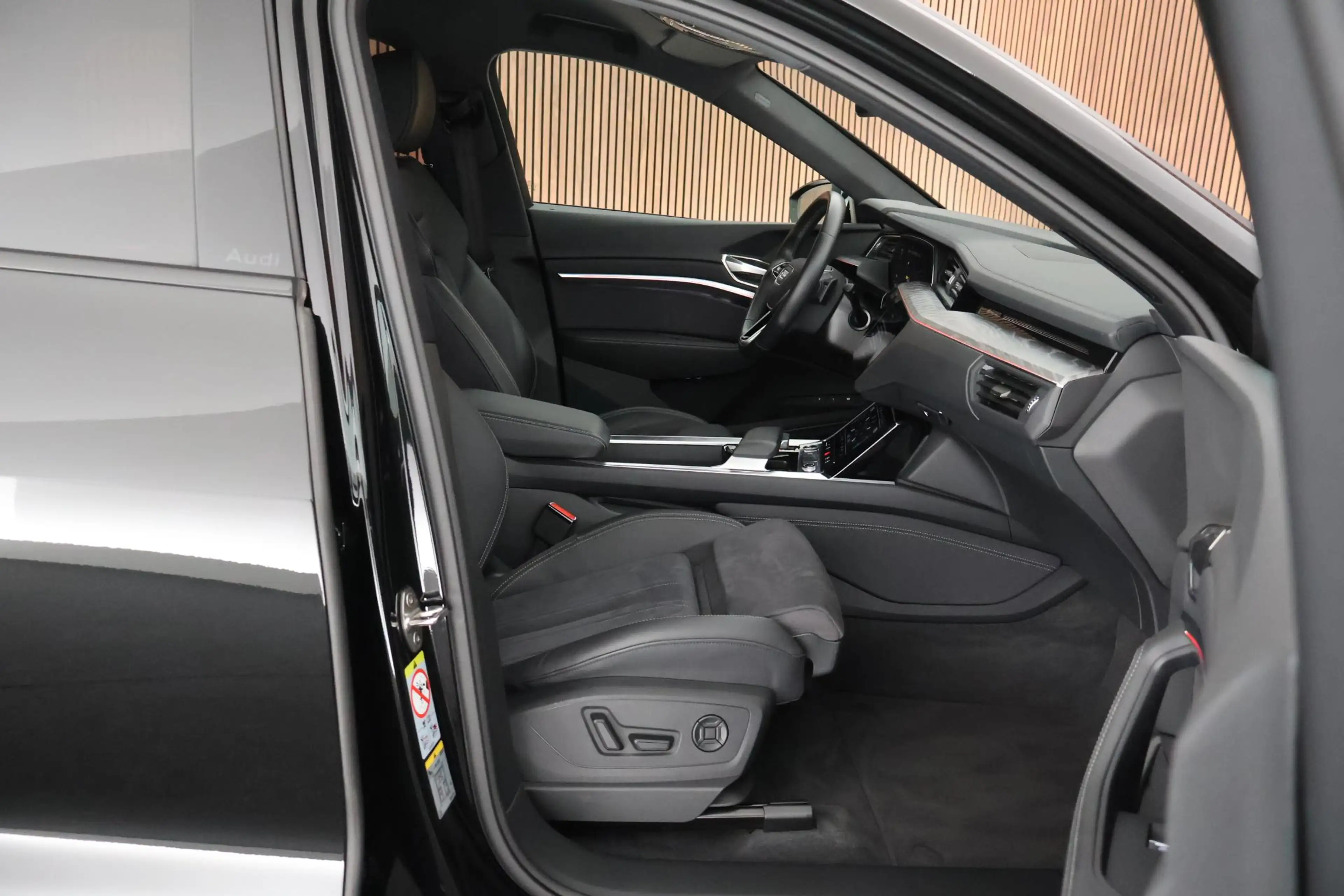 Audi Q8 e-tron 50 quattro 340pk Advanced Edition 95 kWh SOH 100% — photo 14