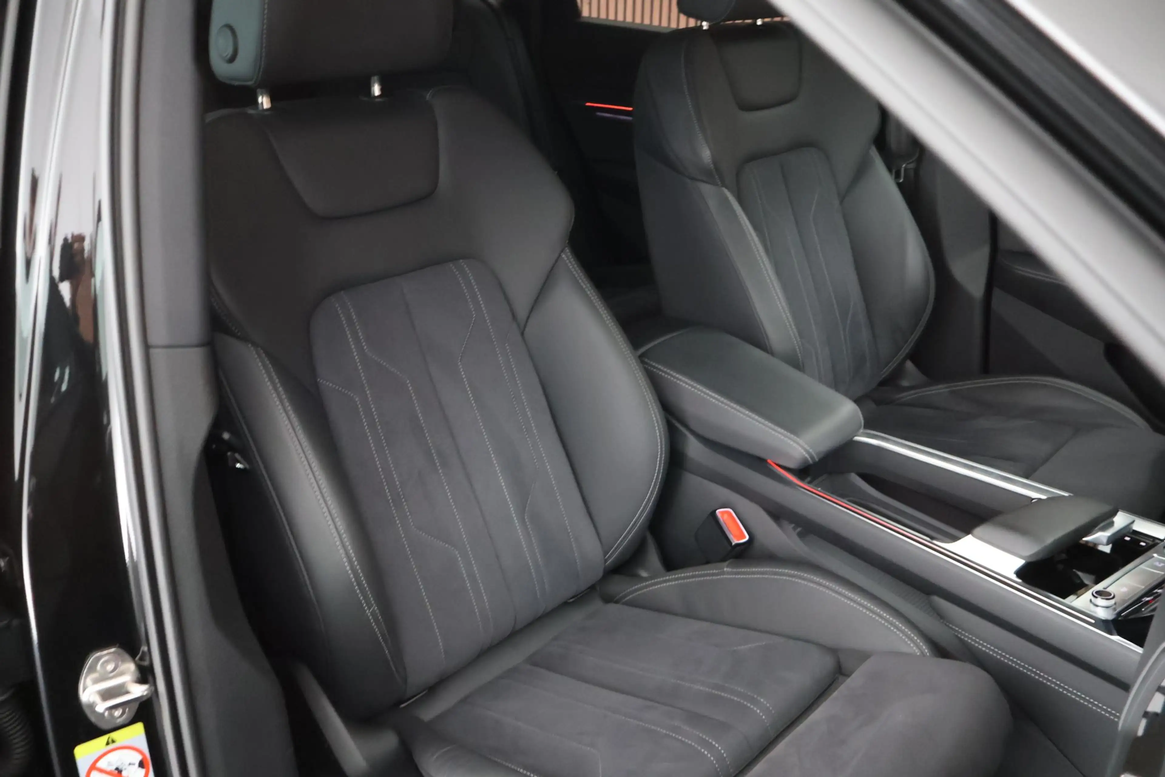Audi Q8 e-tron 50 quattro 340pk Advanced Edition 95 kWh SOH 100% — photo 2