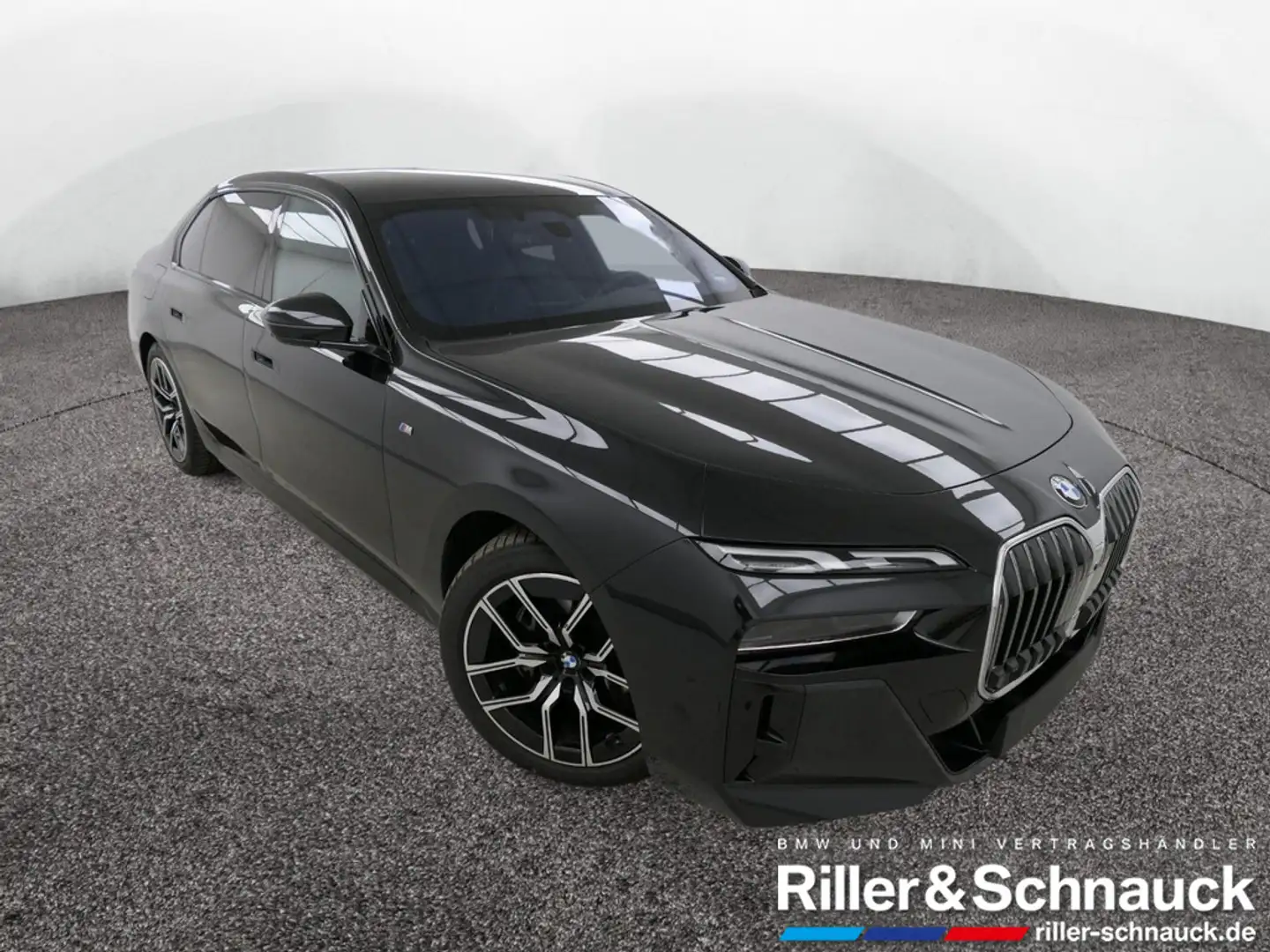 BMW 740 d xDrive M Sport AHK+STANDHZG+PANO-SKY+B& Schwarz - 2