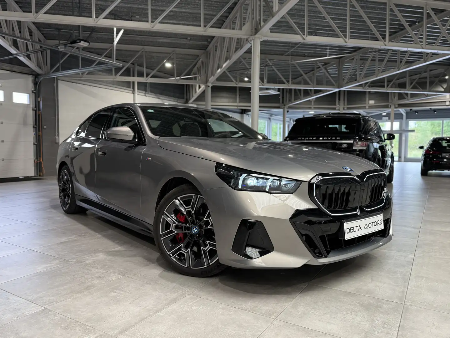 BMW i5 xDrive40 - M-sport - 1