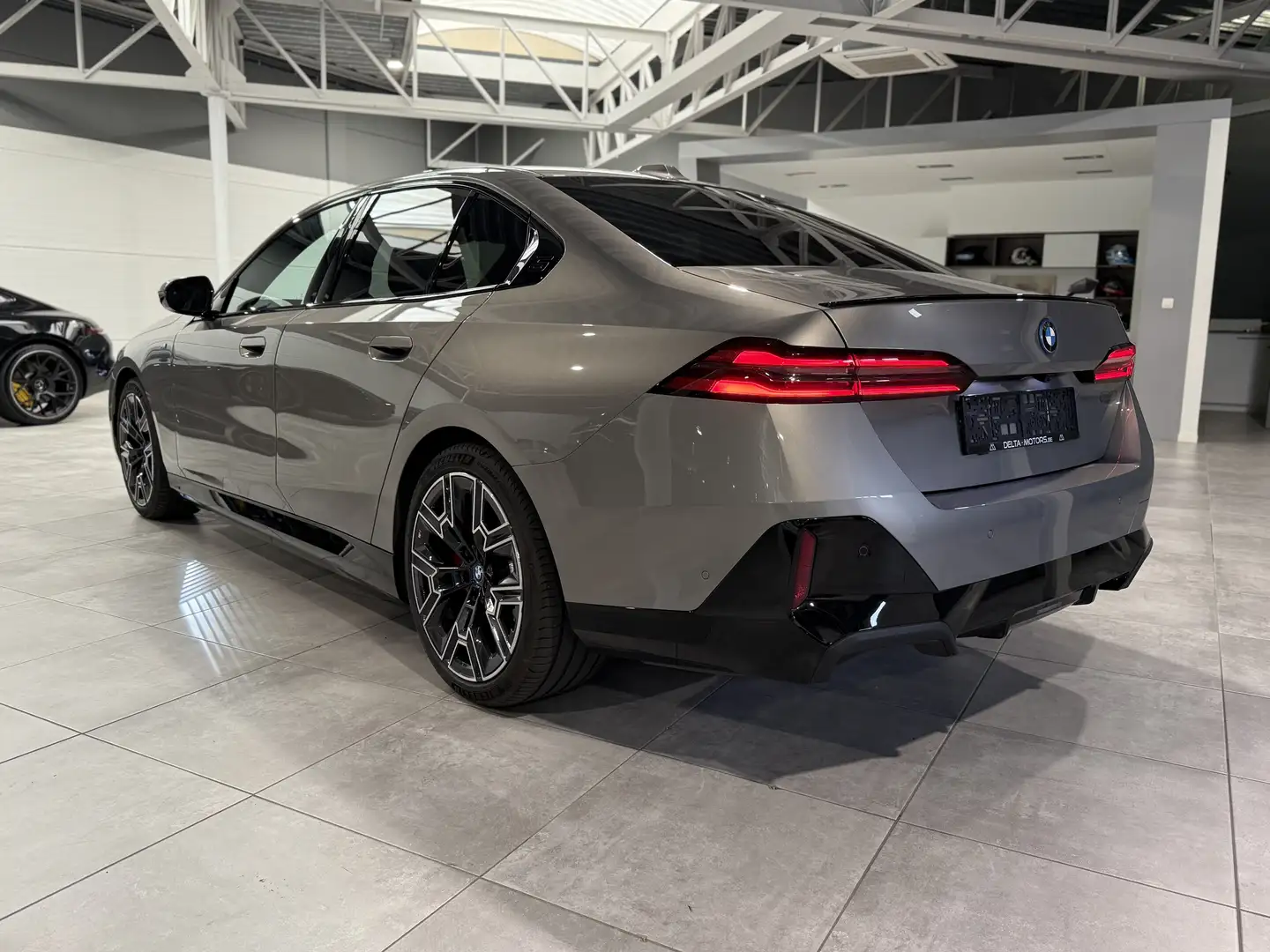 BMW i5 xDrive40 - M-sport - 2