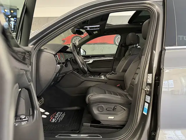 Volkswagen Touareg view 12