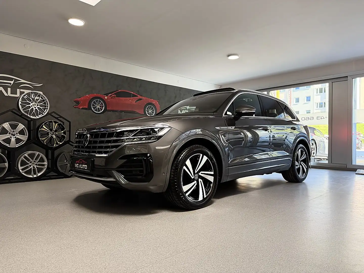 Volkswagen Touareg 3x R-LINE ALLRAD *PANO*AHK*SHZ*LUFT*VOLL AUSSTA... Grau - 1
