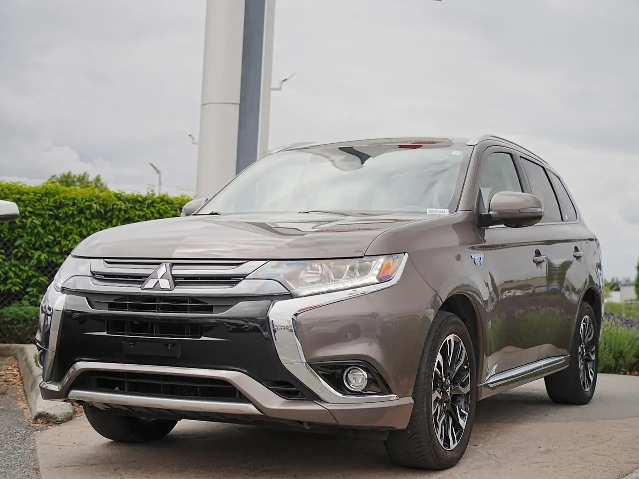 Mitsubishi Outlander photo Mitsubishi Outlander
