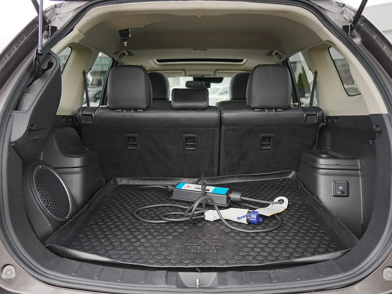 Mitsubishi Outlander photo Mitsubishi Outlander