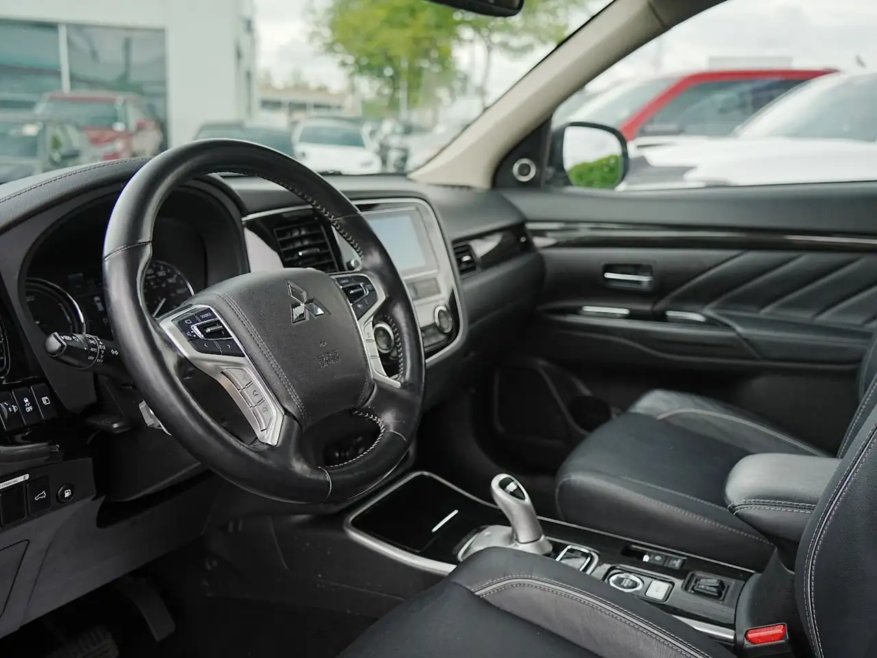 Mitsubishi Outlander photo Mitsubishi Outlander