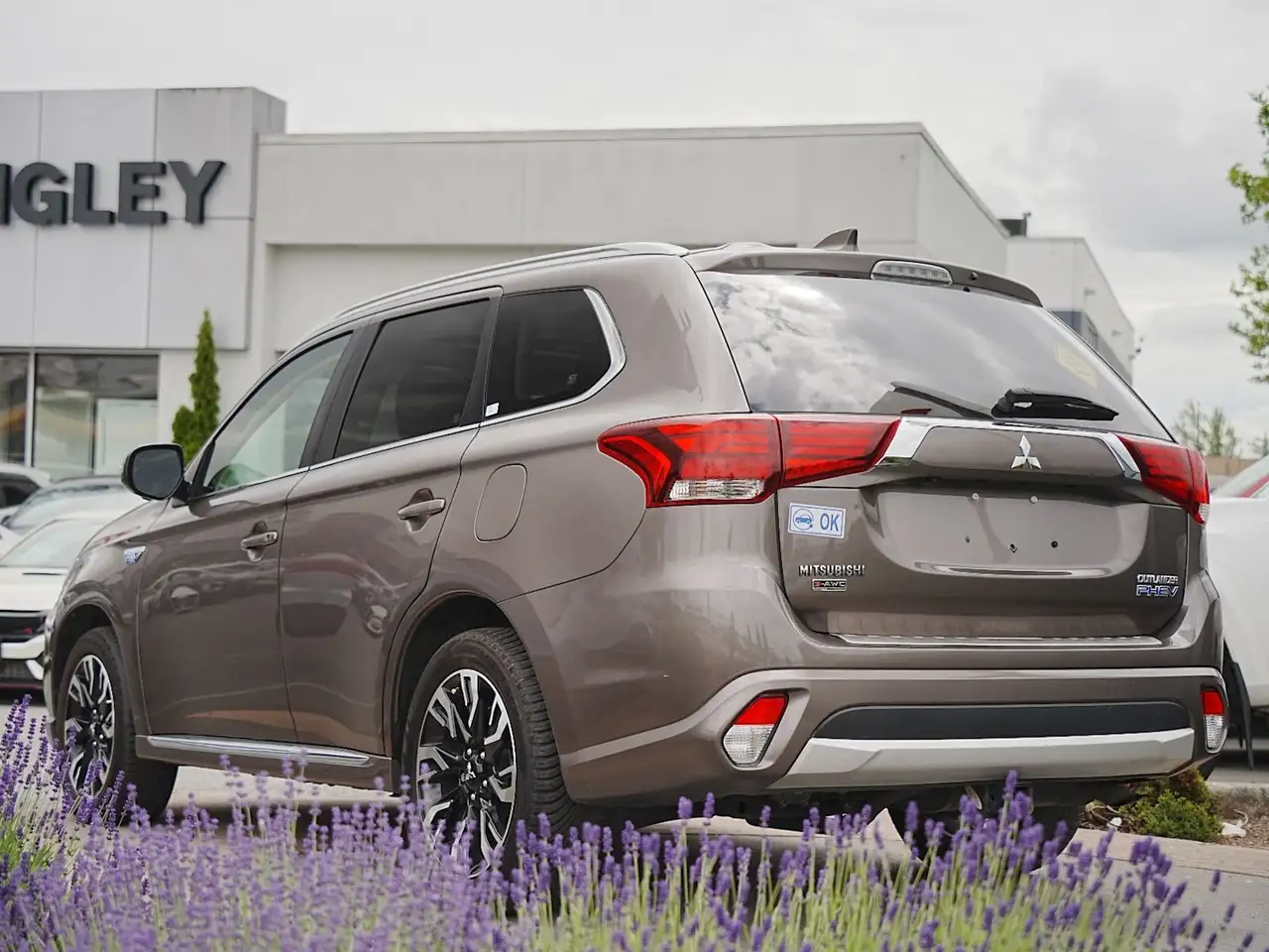 Mitsubishi Outlander photo Mitsubishi Outlander