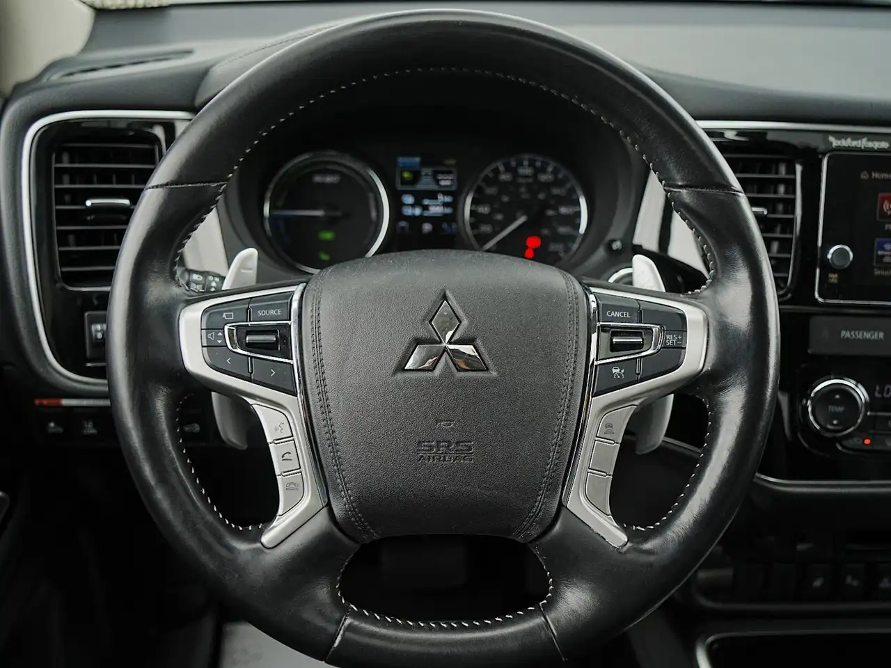 Mitsubishi Outlander photo Mitsubishi Outlander