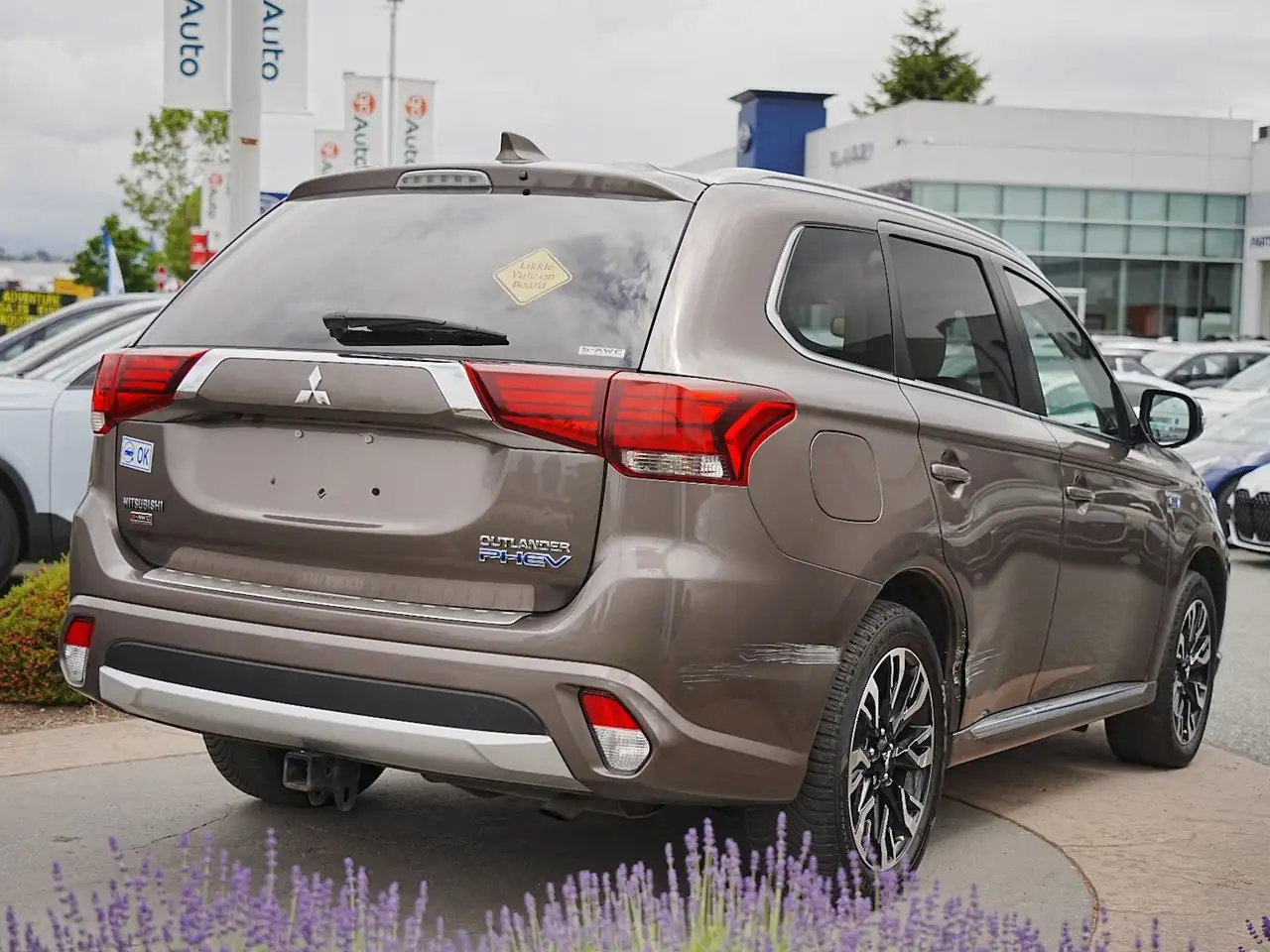 Mitsubishi Outlander photo Mitsubishi Outlander