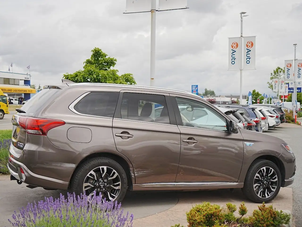 Mitsubishi Outlander photo Mitsubishi Outlander