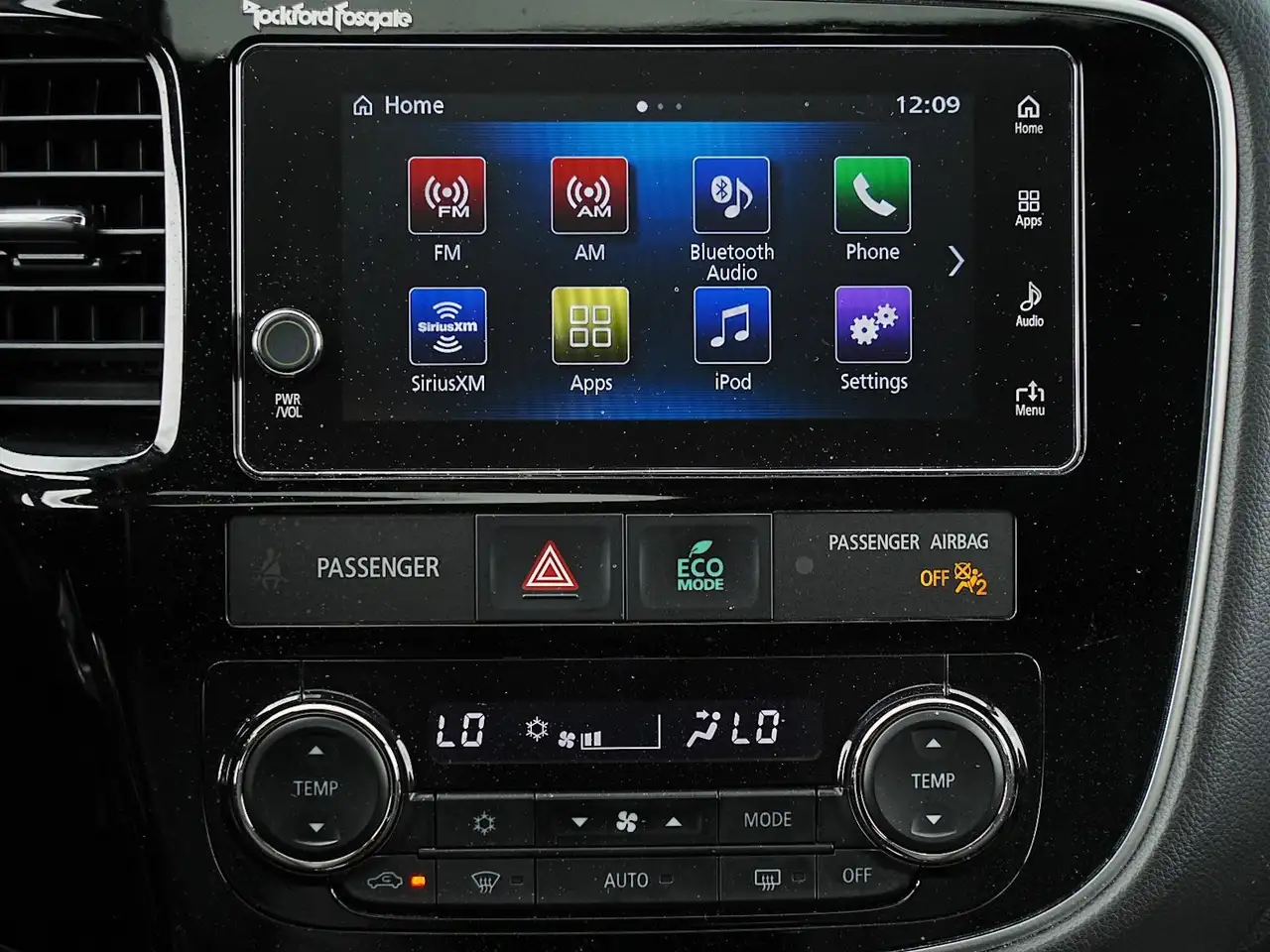 Mitsubishi Outlander photo Mitsubishi Outlander