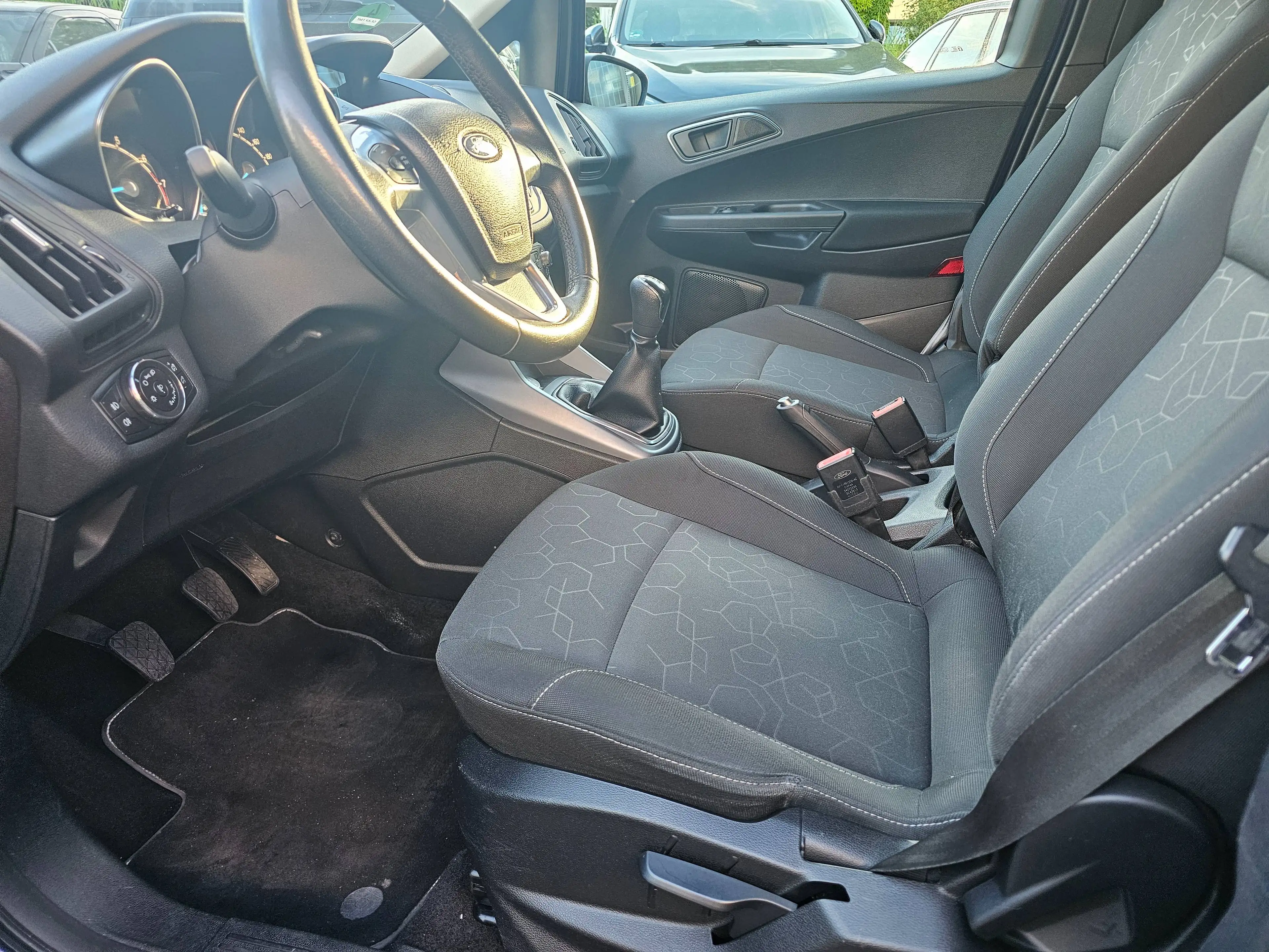 Ford B-Max B-MAX 1.0 EcoBoost Titanium — photo 9