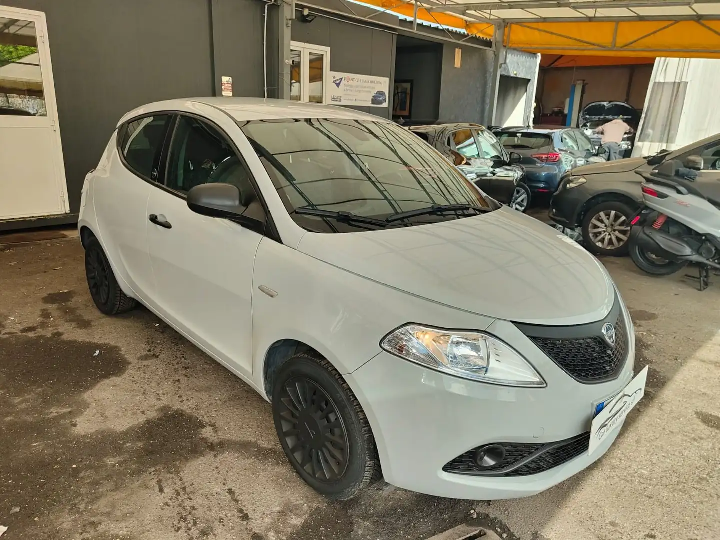Lancia Ypsilon Ypsilon 1.2 Silver ecochic Gpl 69cv Grigio - 1