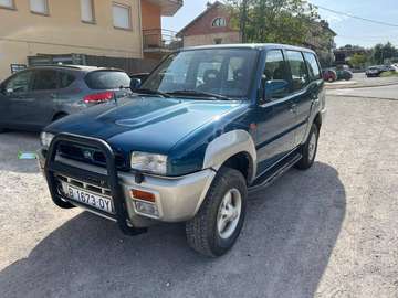 Terrano 2.4 SE SE